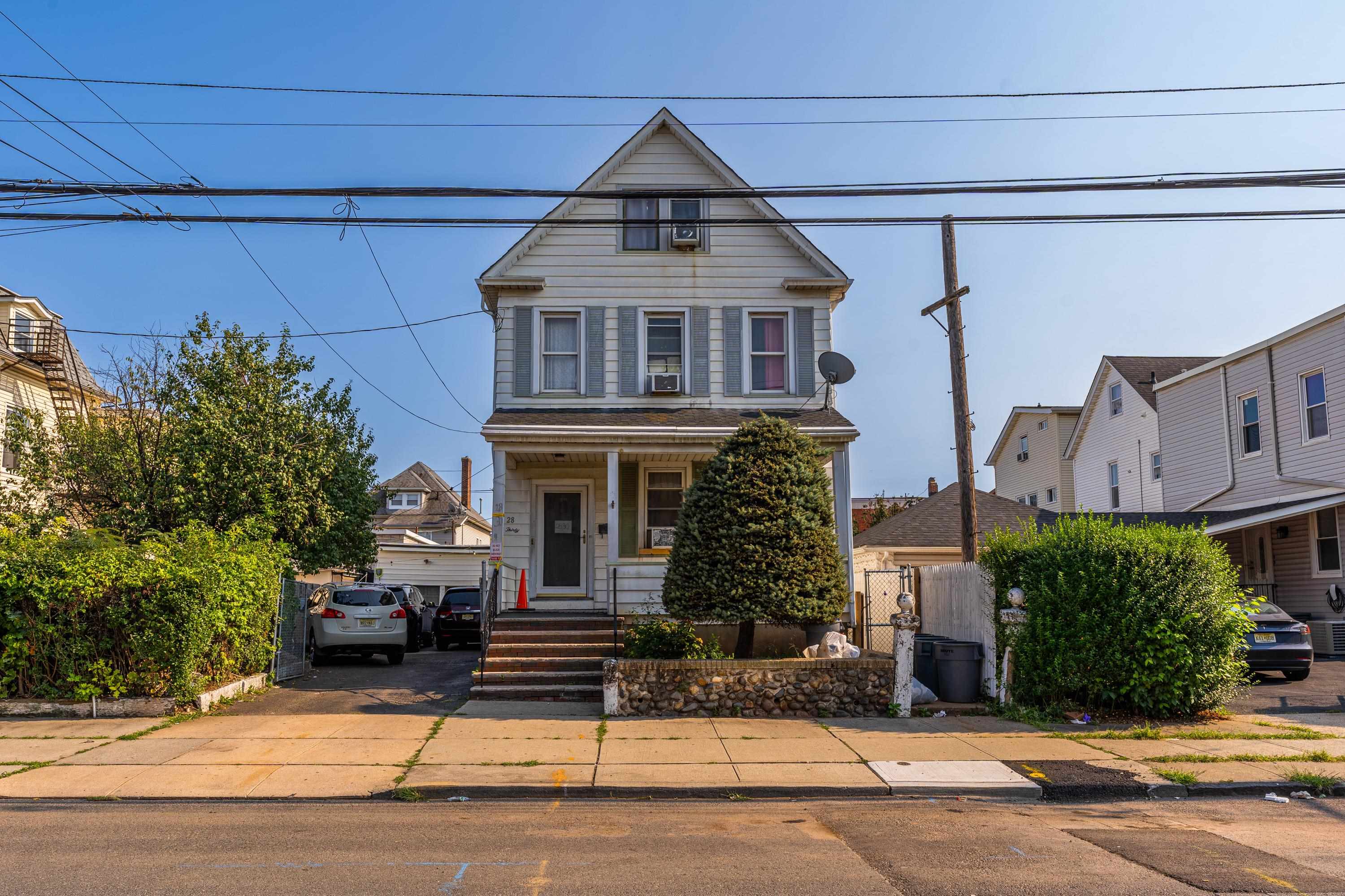 # 240019137 - For Rent in Elizabeth NJ