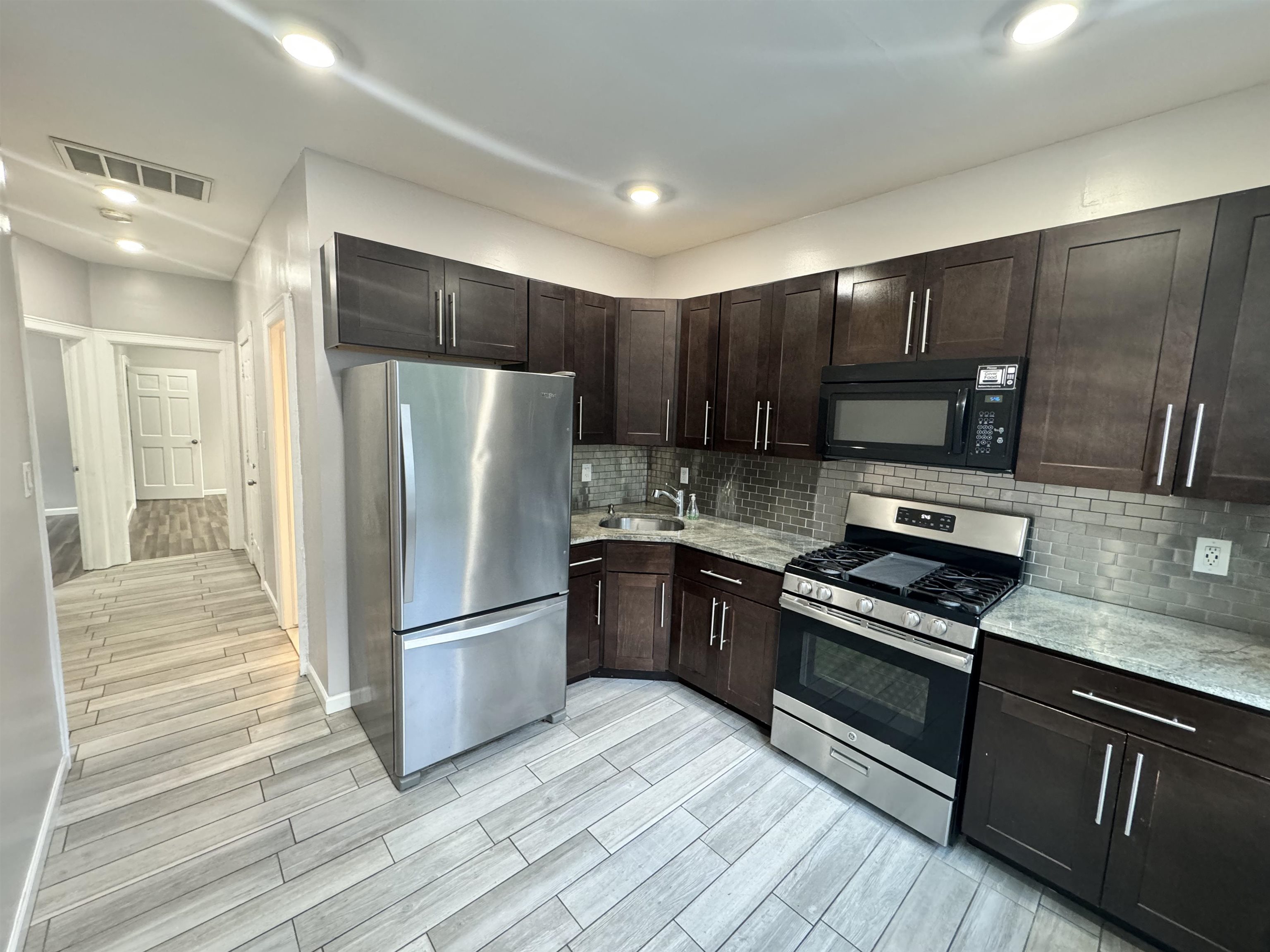 # 240019174 - For Rent in JERSEY CITY - West Bergen NJ