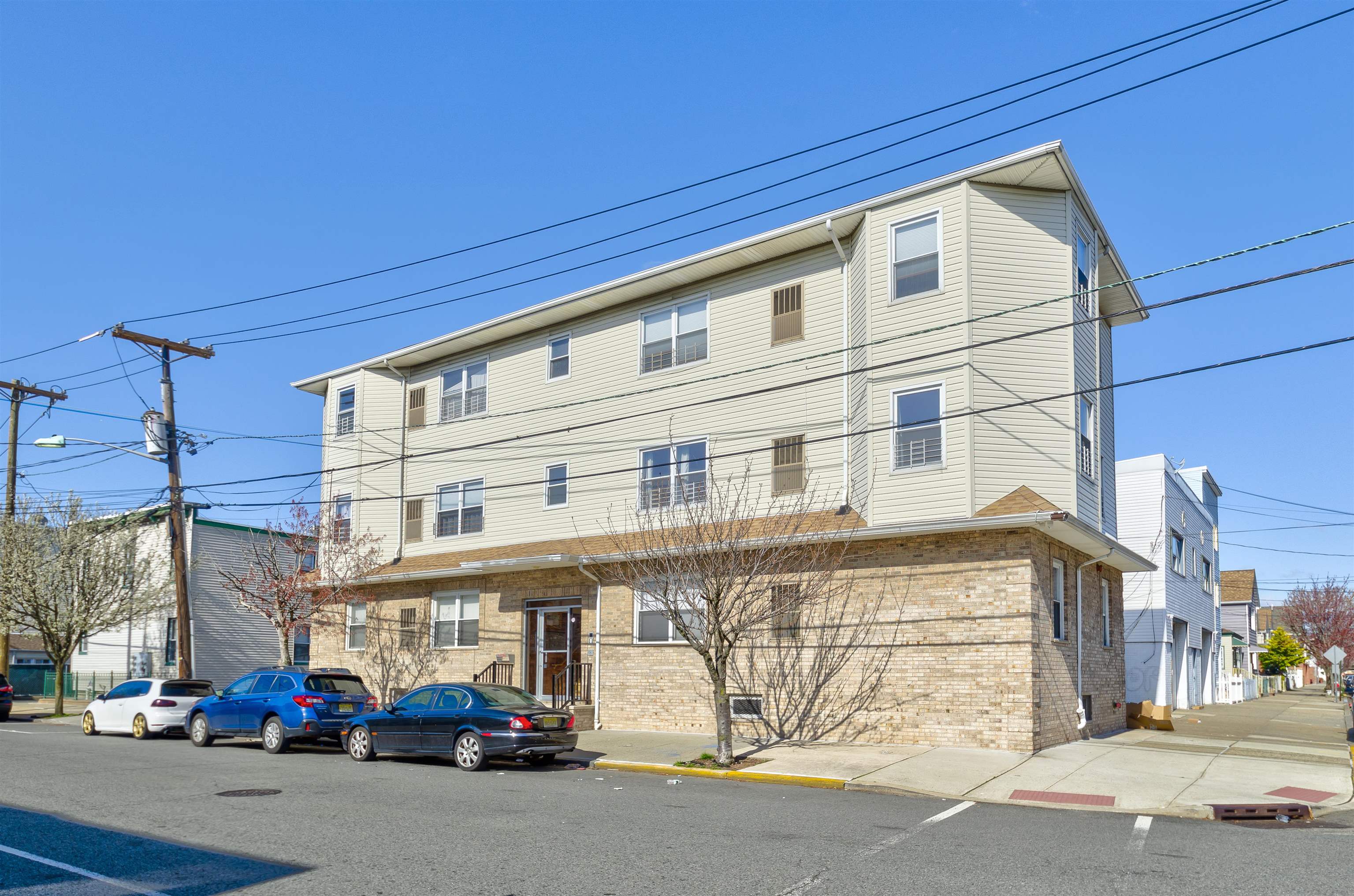 # 240019247 - For Rent in Bayonne NJ