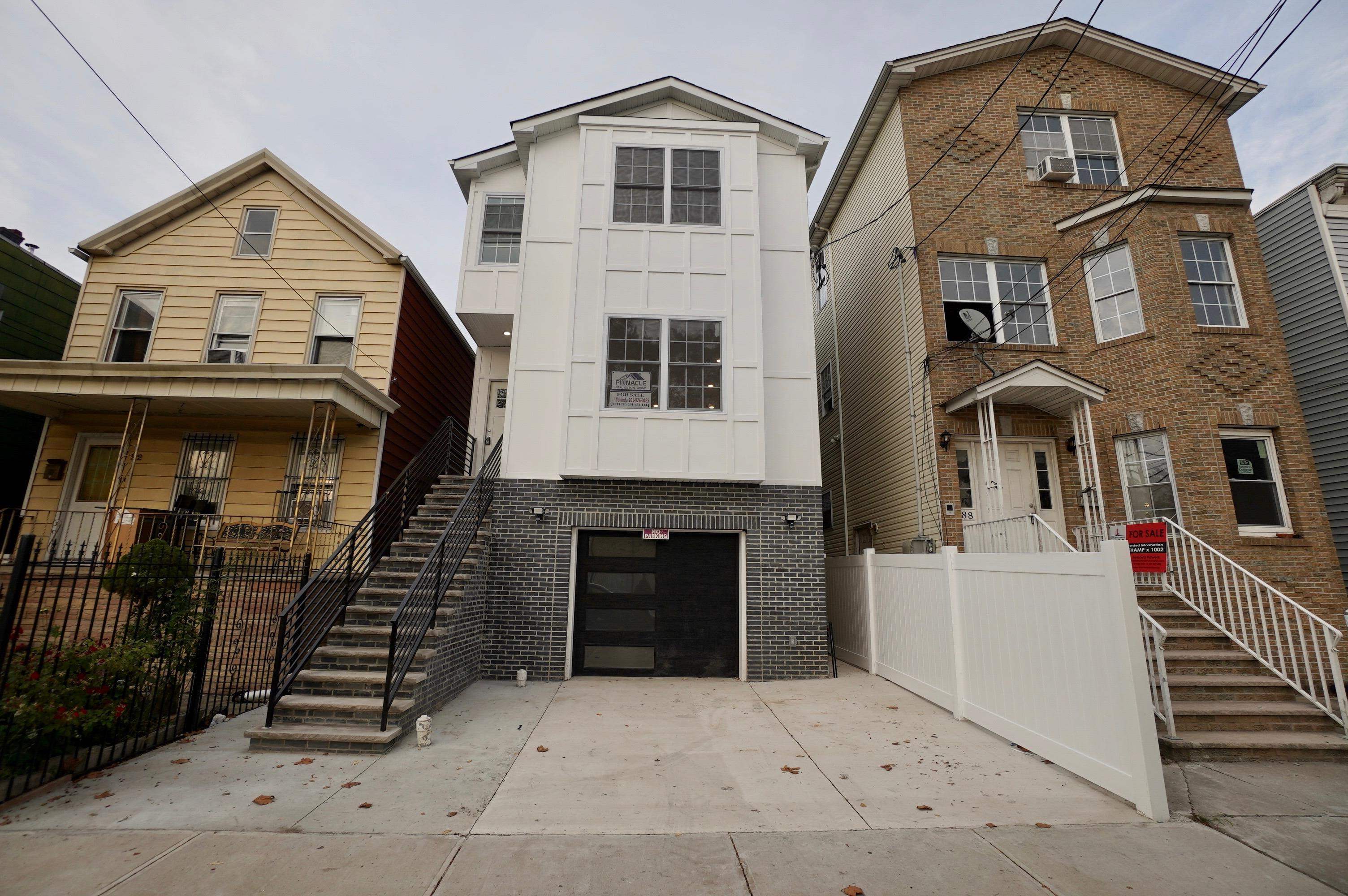 # 240019293 - For Rent in JERSEY CITY - Greenville NJ