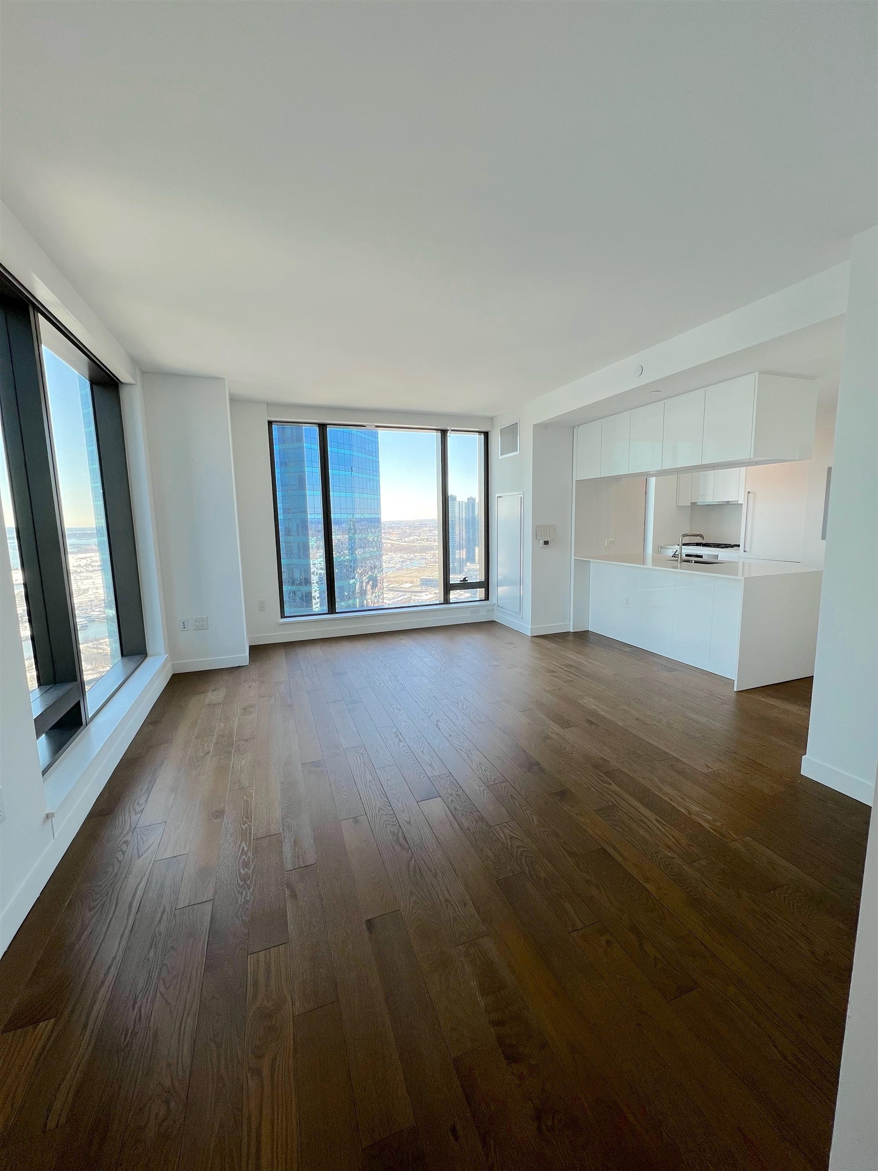 # 240019363 - For Rent in JERSEY CITY - Downtown NJ