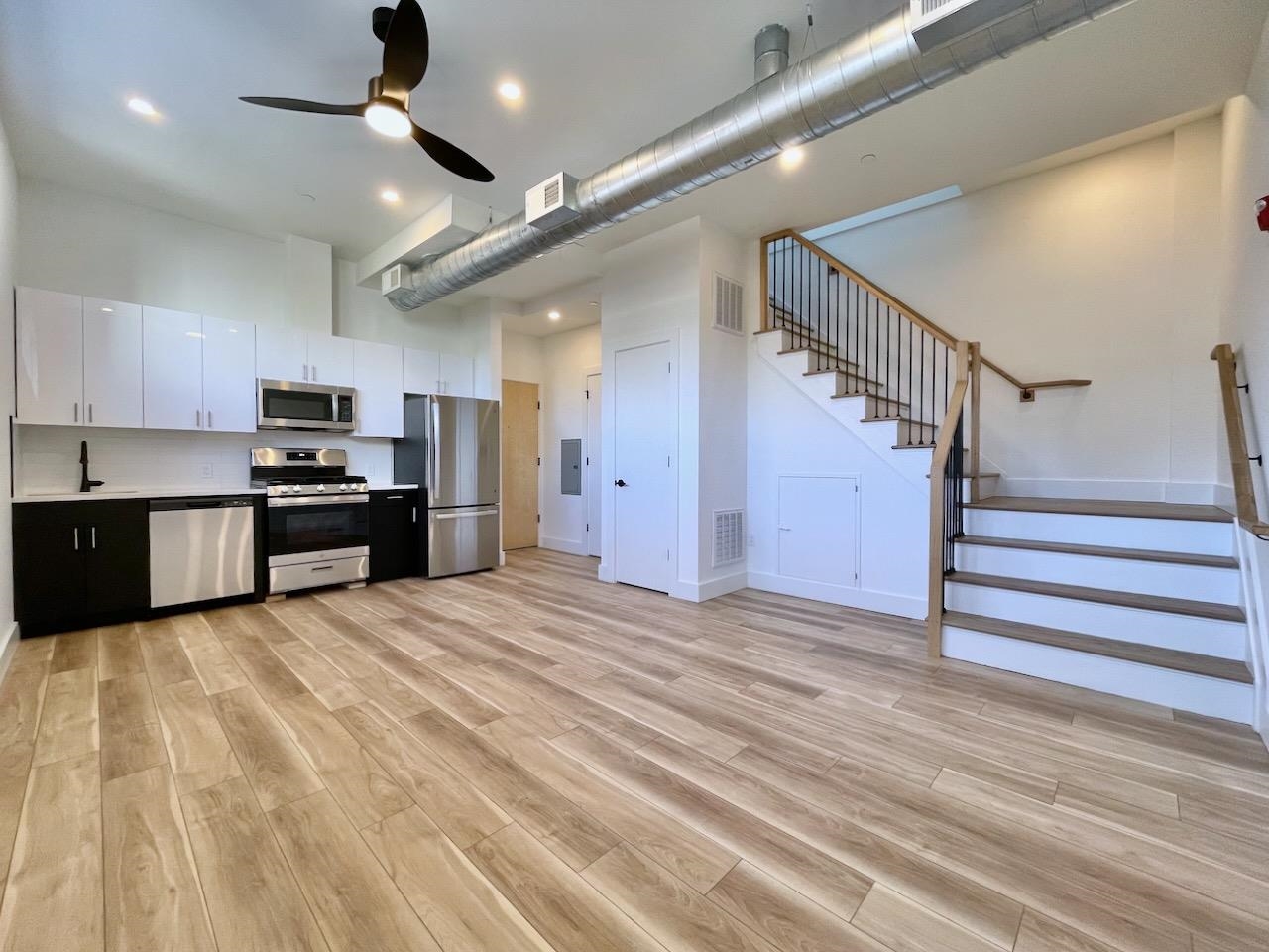 # 240019425 - For Rent in JERSEY CITY - Downtown NJ