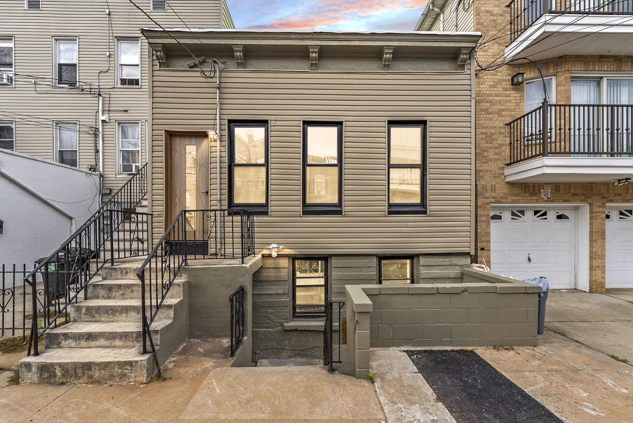 # 240019478 - For Rent in JERSEY CITY - Journal Square NJ