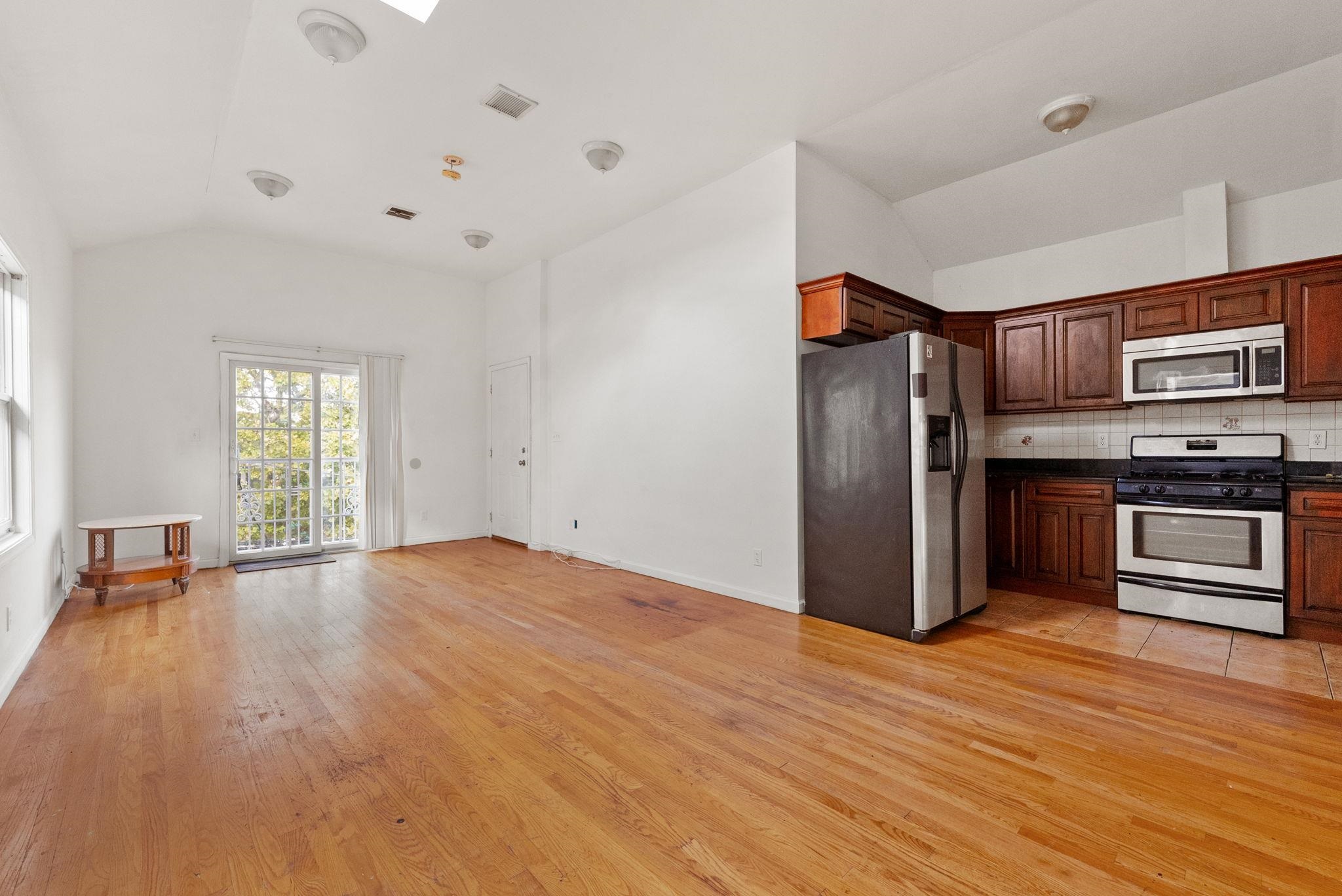 # 240019492 - For Rent in JERSEY CITY - West Bergen NJ