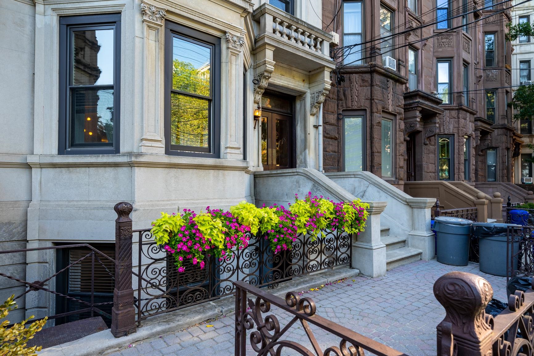 # 240020027 - For Rent in Hoboken NJ