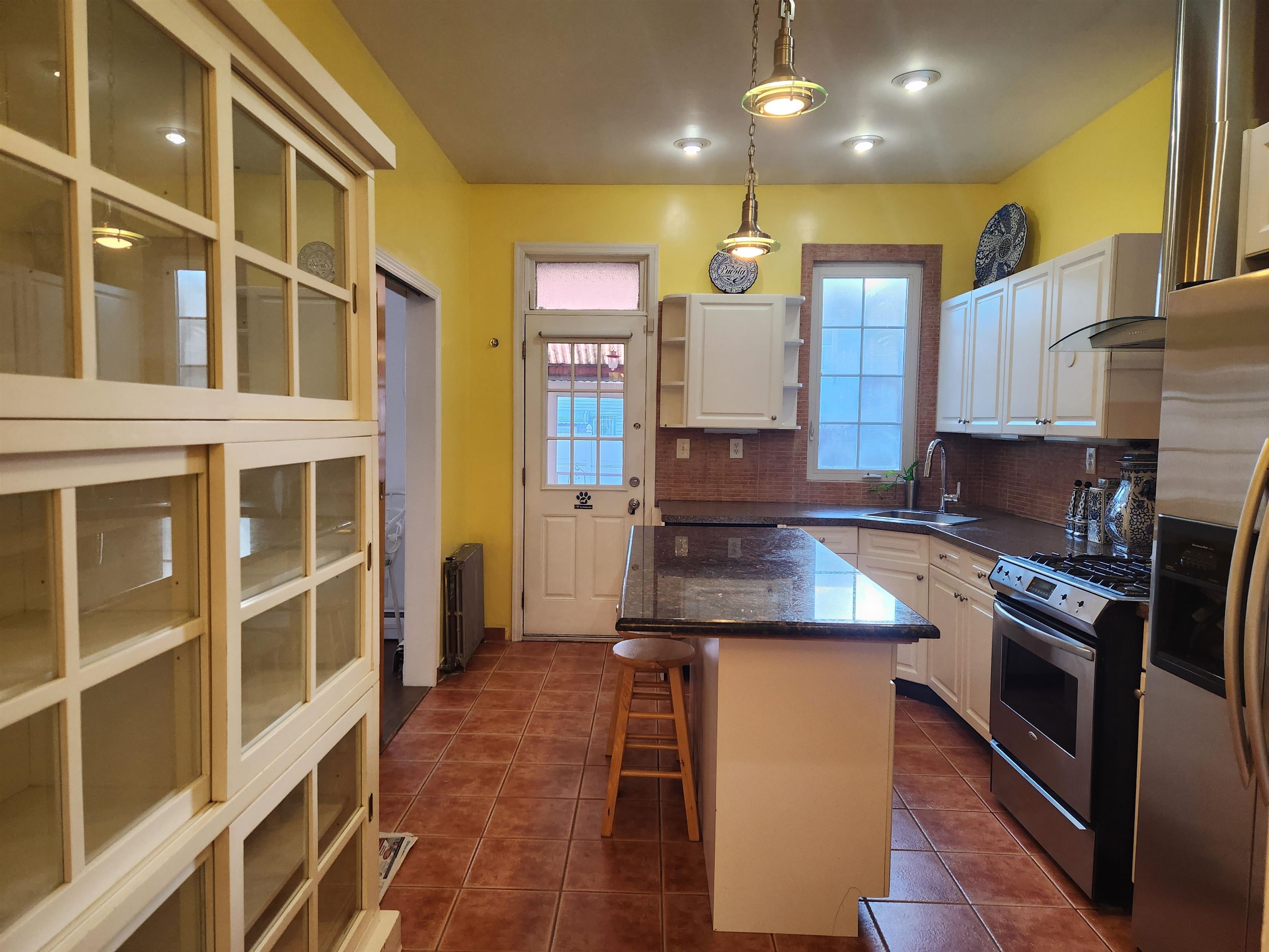 # 240020152 - For Rent in West New York NJ