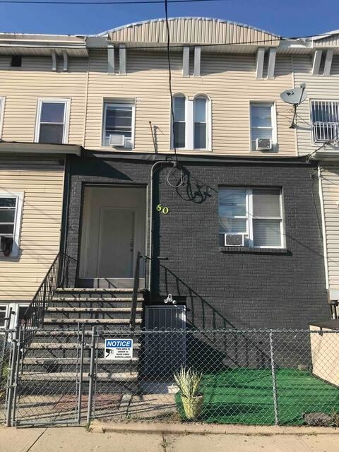 # 240020320 - For Rent in JERSEY CITY - Bergen-Lafayett NJ