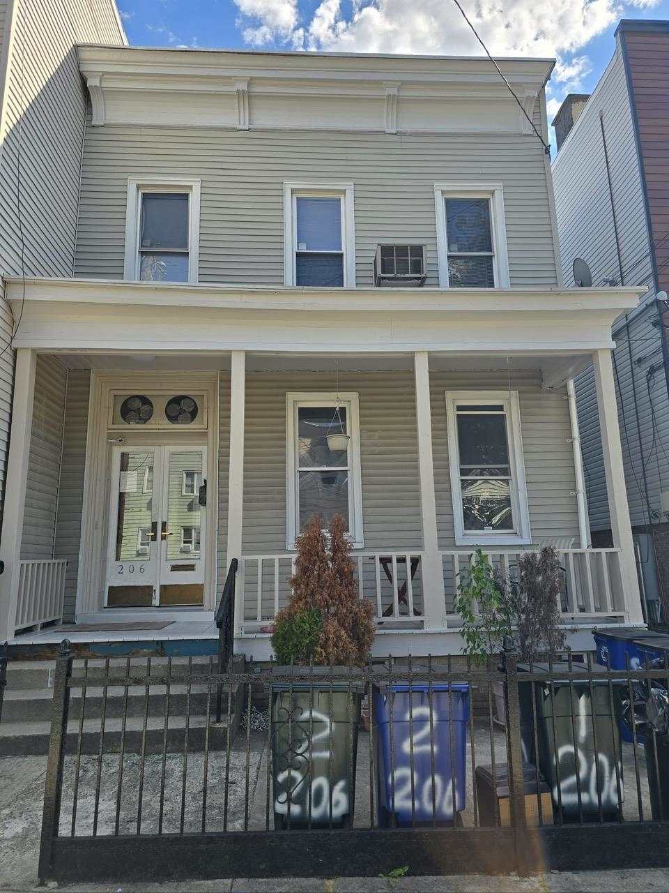 # 240020358 - For Rent in JERSEY CITY - Heights NJ