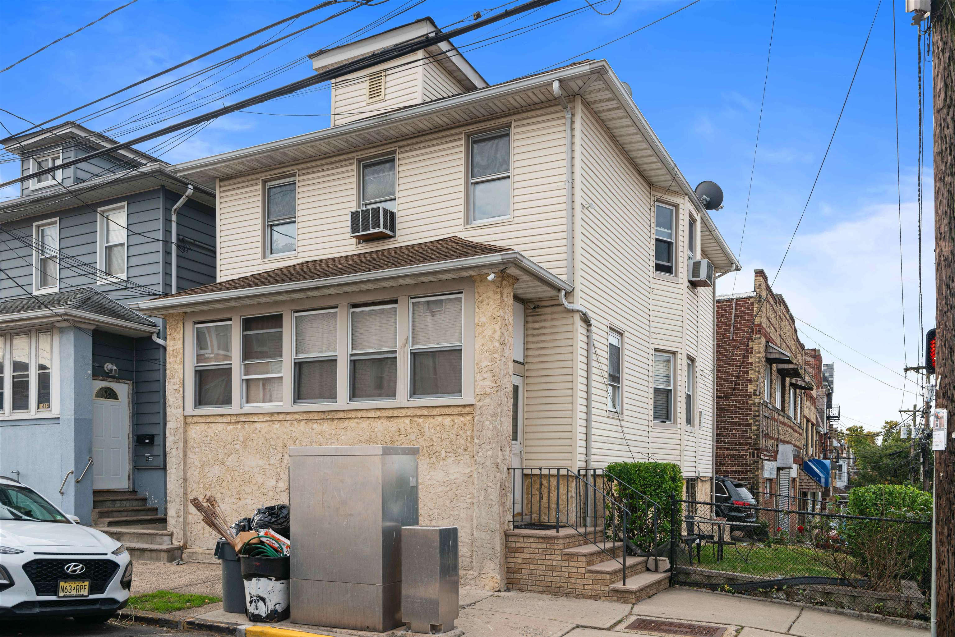 # 240020380 - For Rent in North Bergen NJ