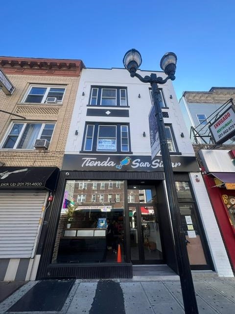 # 240020410 - For Rent in West New York NJ