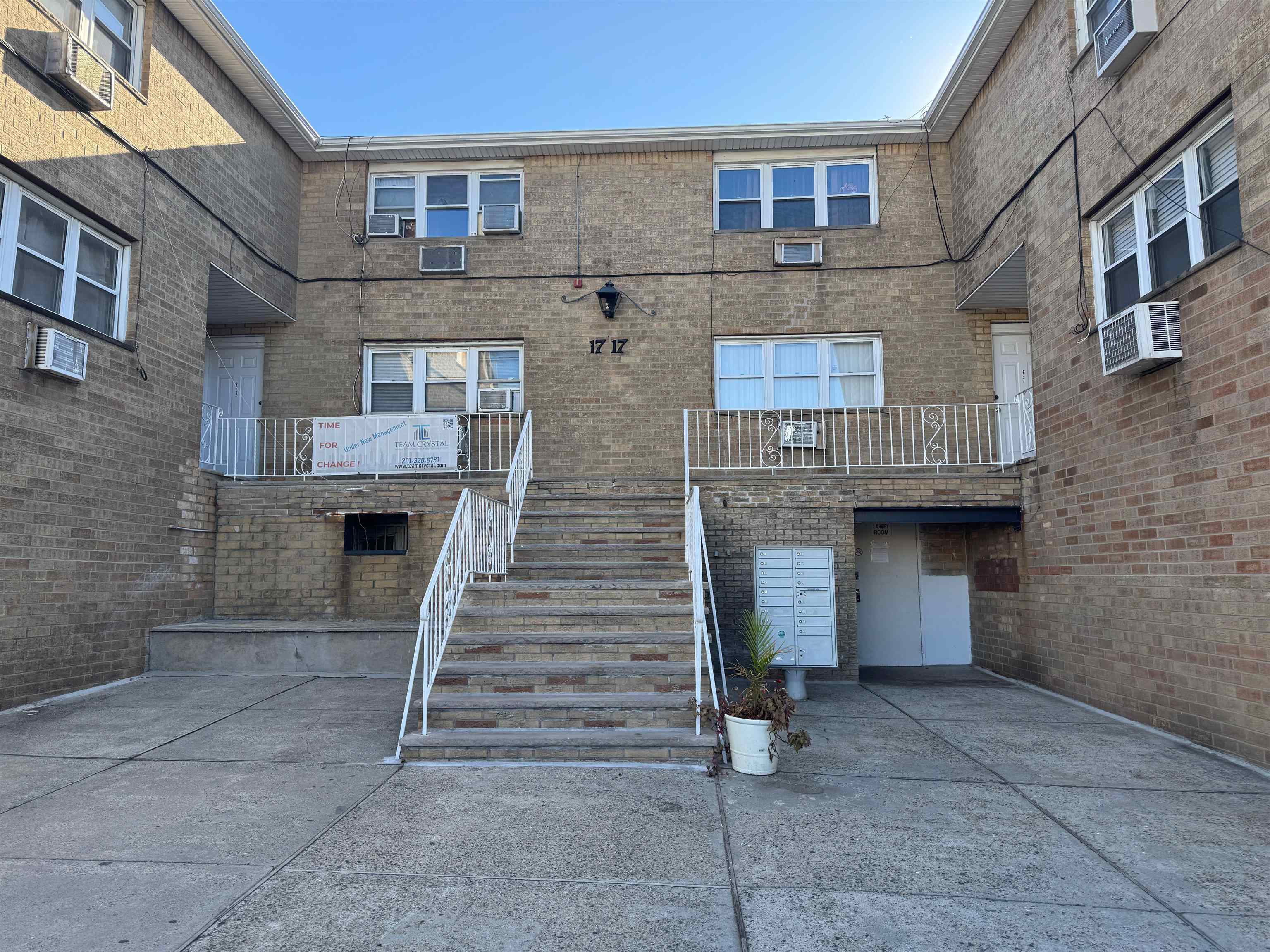 # 240020425 - For Rent in North Bergen NJ