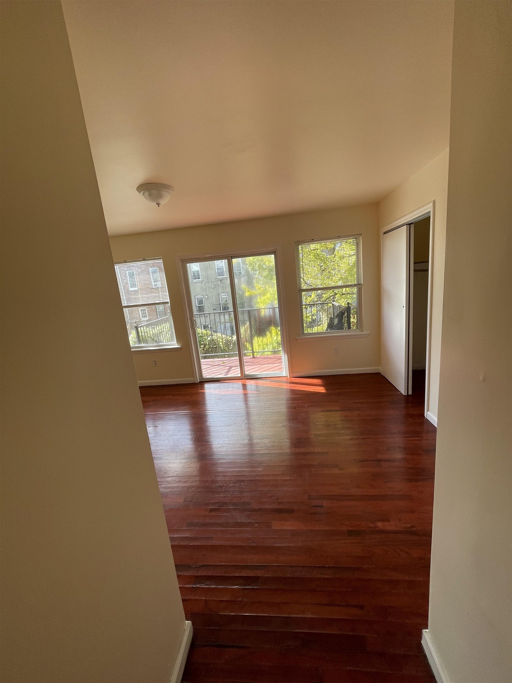 # 240020447 - For Rent in JERSEY CITY - Greenville NJ