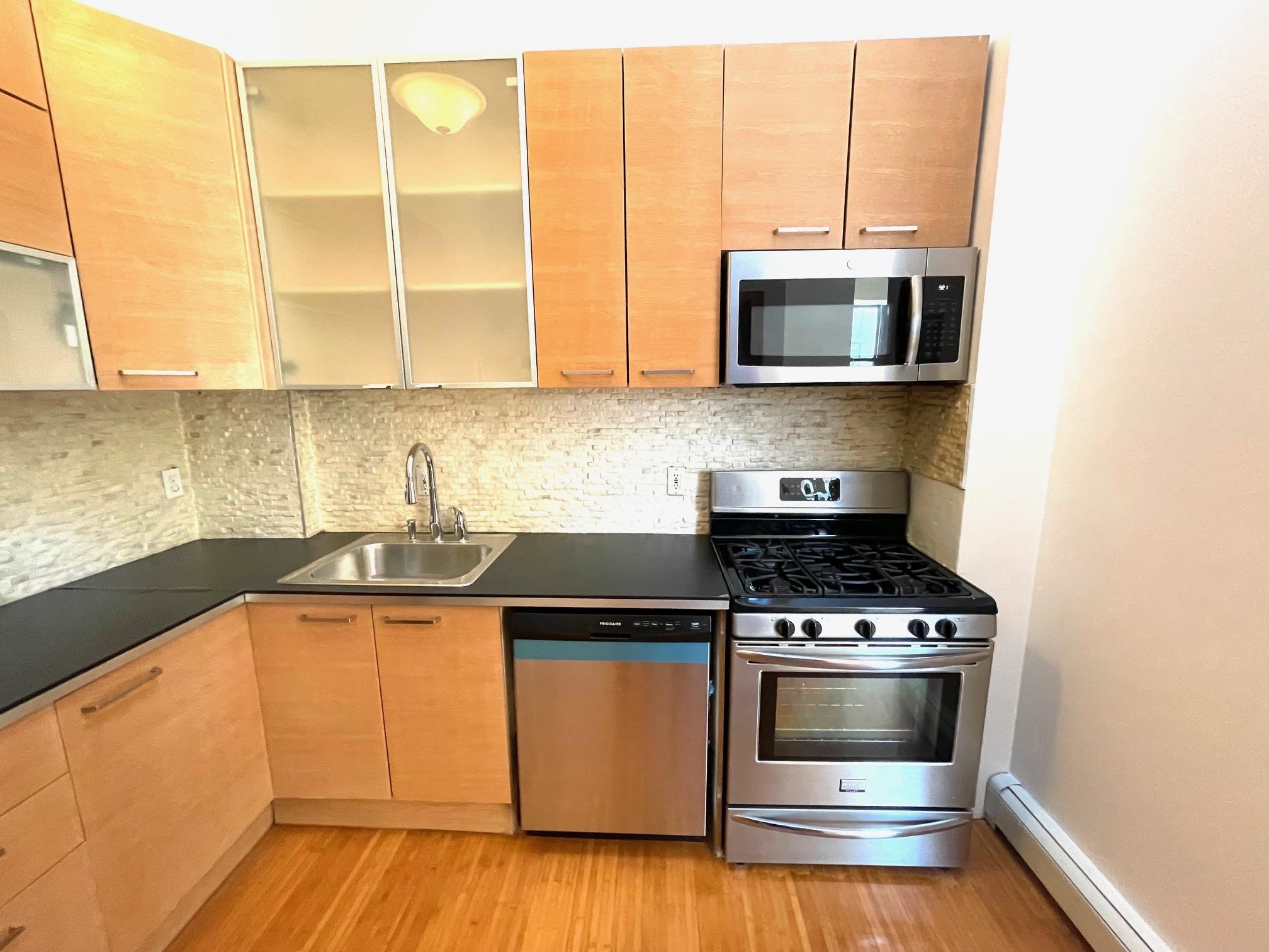 # 240020455 - For Rent in JERSEY CITY - Heights NJ