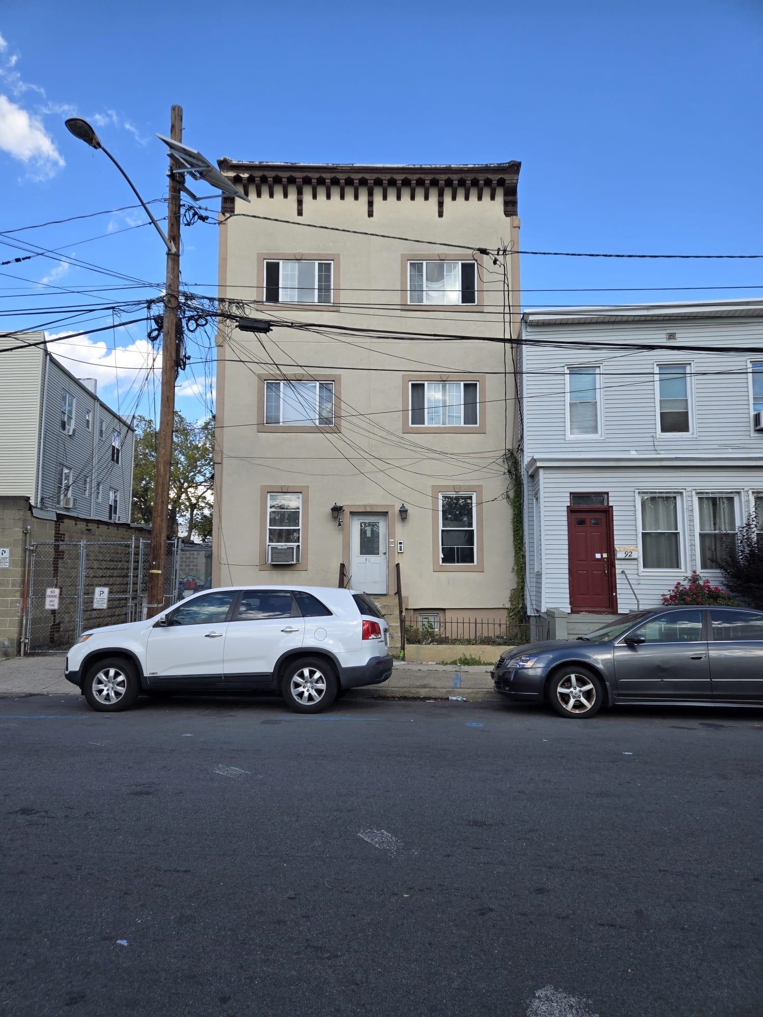 # 240020711 - For Rent in JERSEY CITY - Greenville NJ