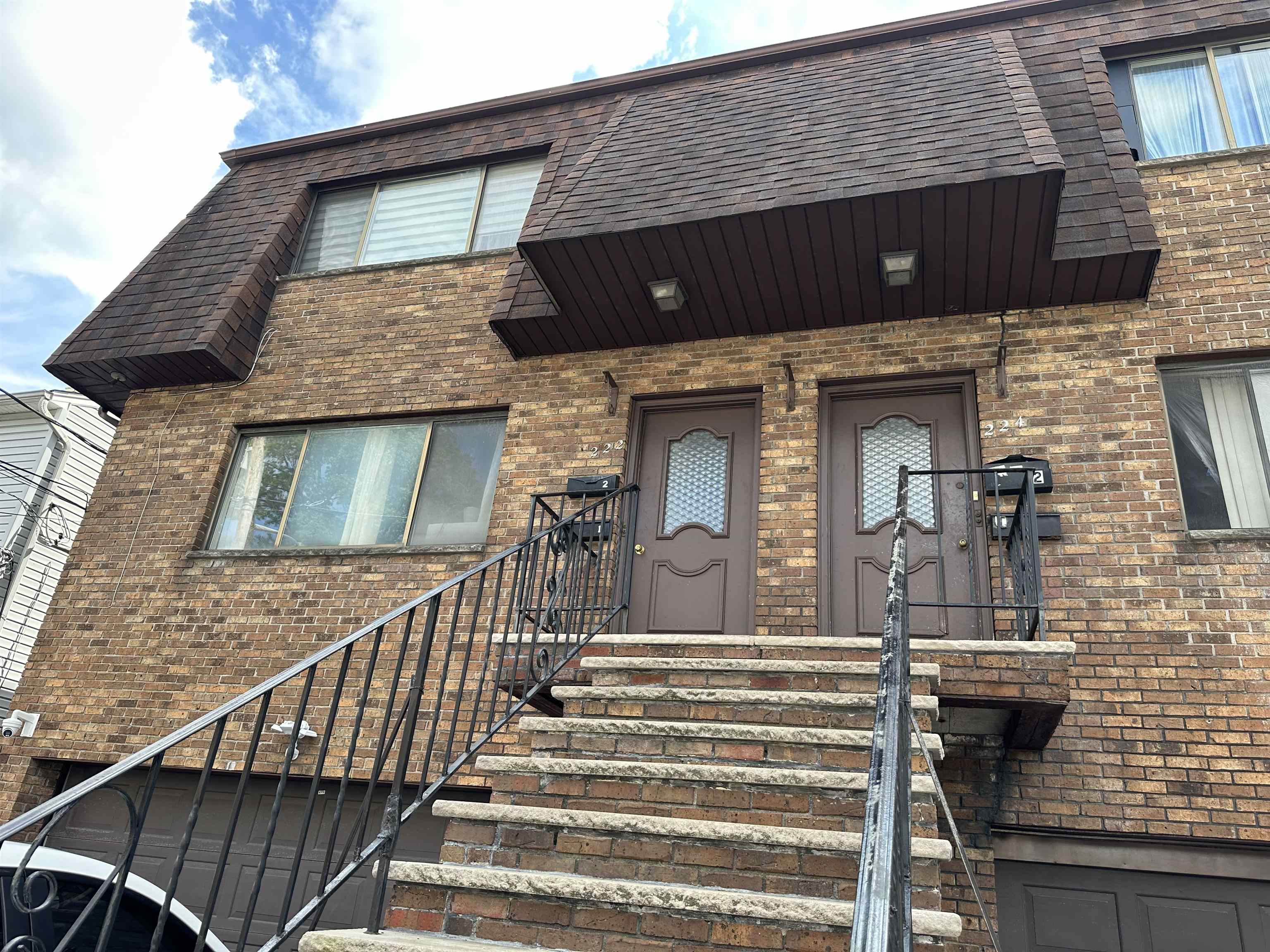 # 240020745 - For Rent in Cliffside Park NJ