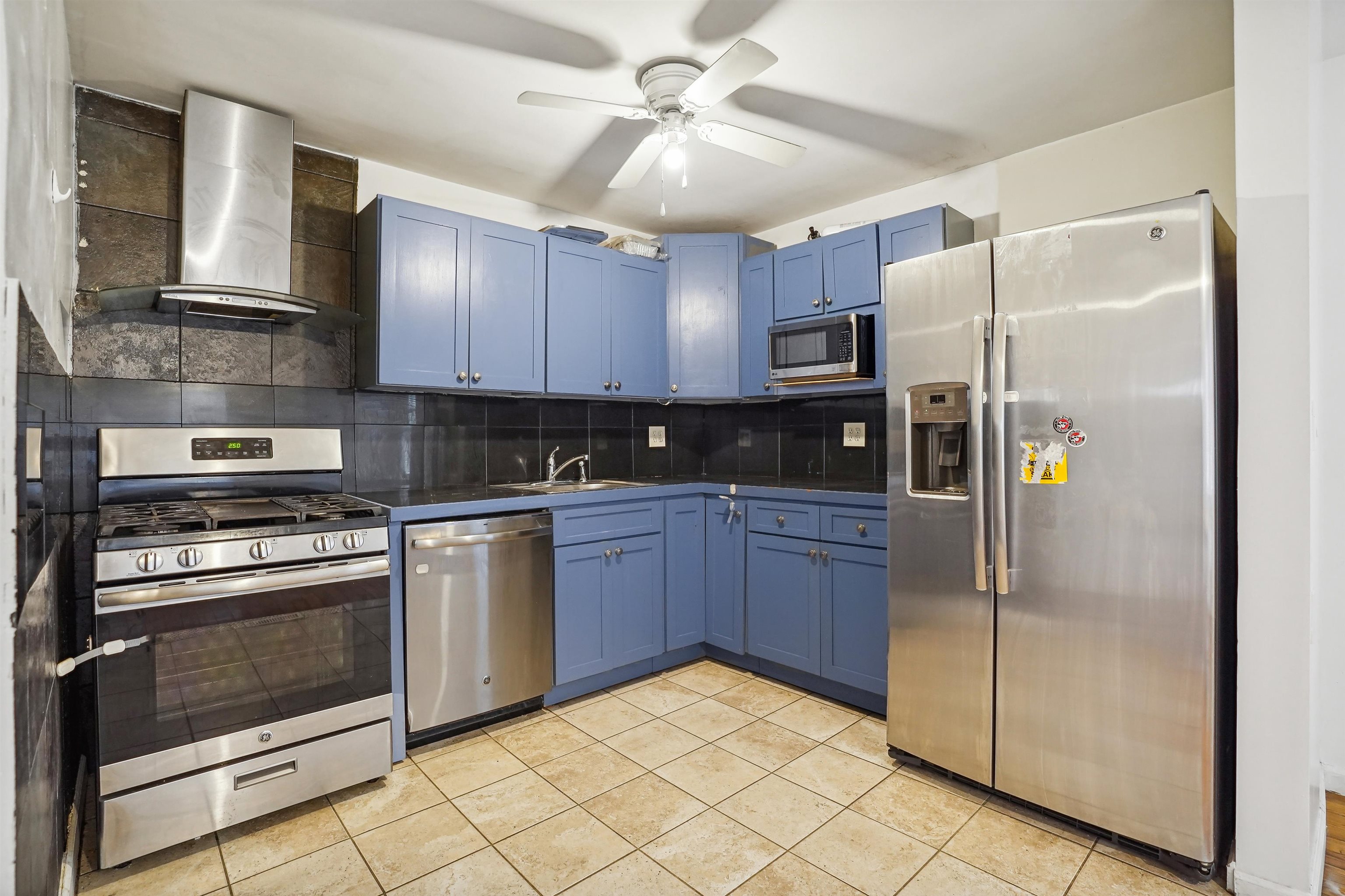 # 240020762 - For Rent in JERSEY CITY - Heights NJ