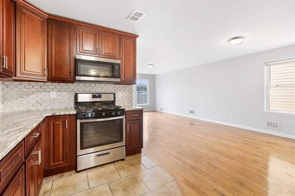 # 240020860 - For Rent in JERSEY CITY - West Bergen NJ