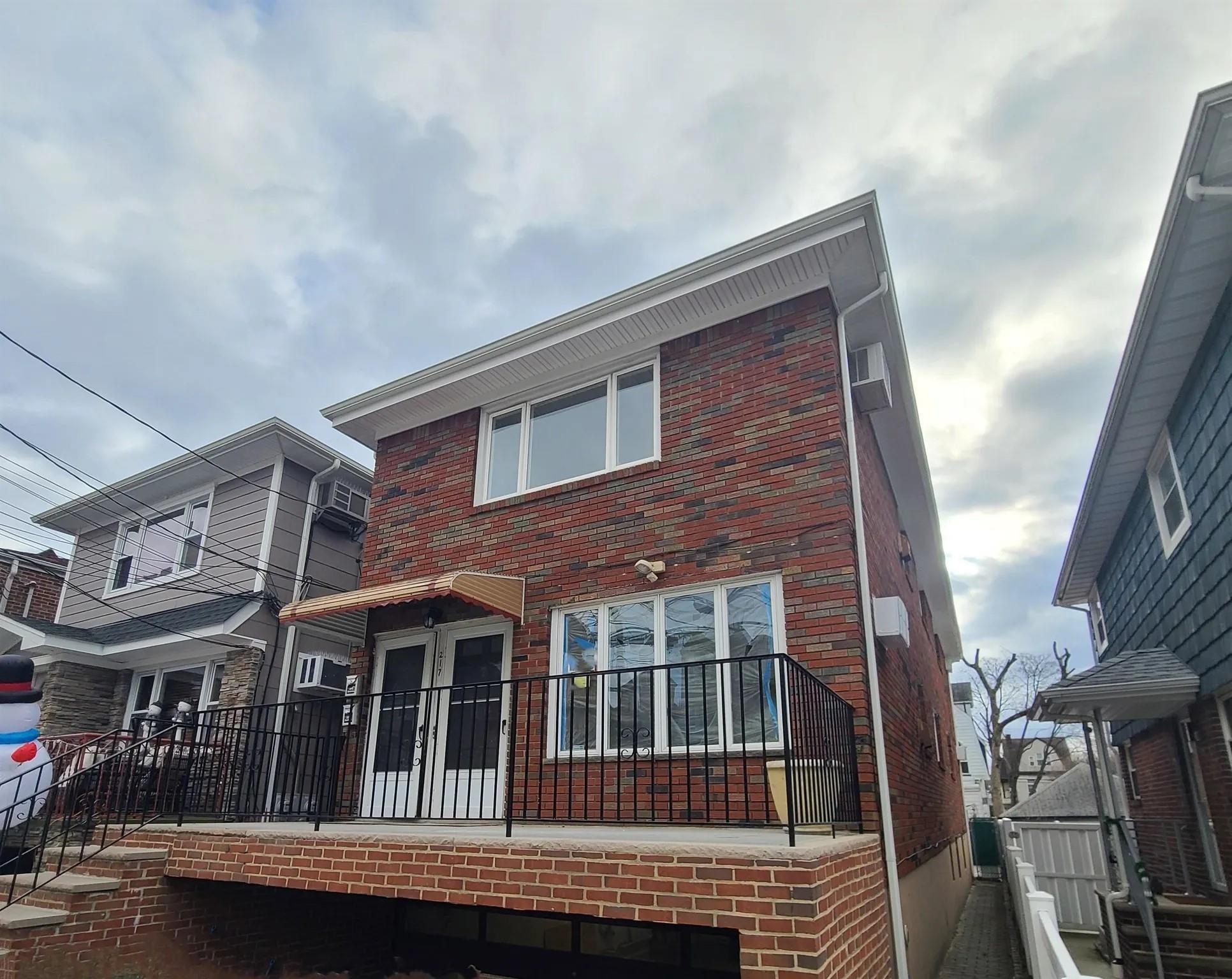 # 240020876 - For Rent in North Bergen NJ