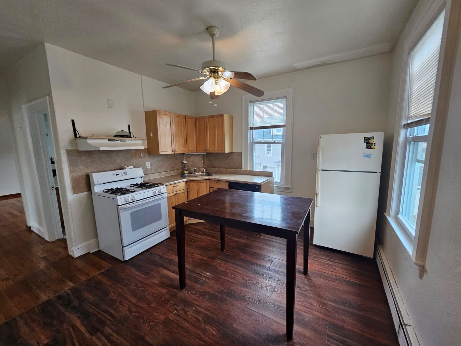 # 250000135 - For Rent in Carlstadt NJ
