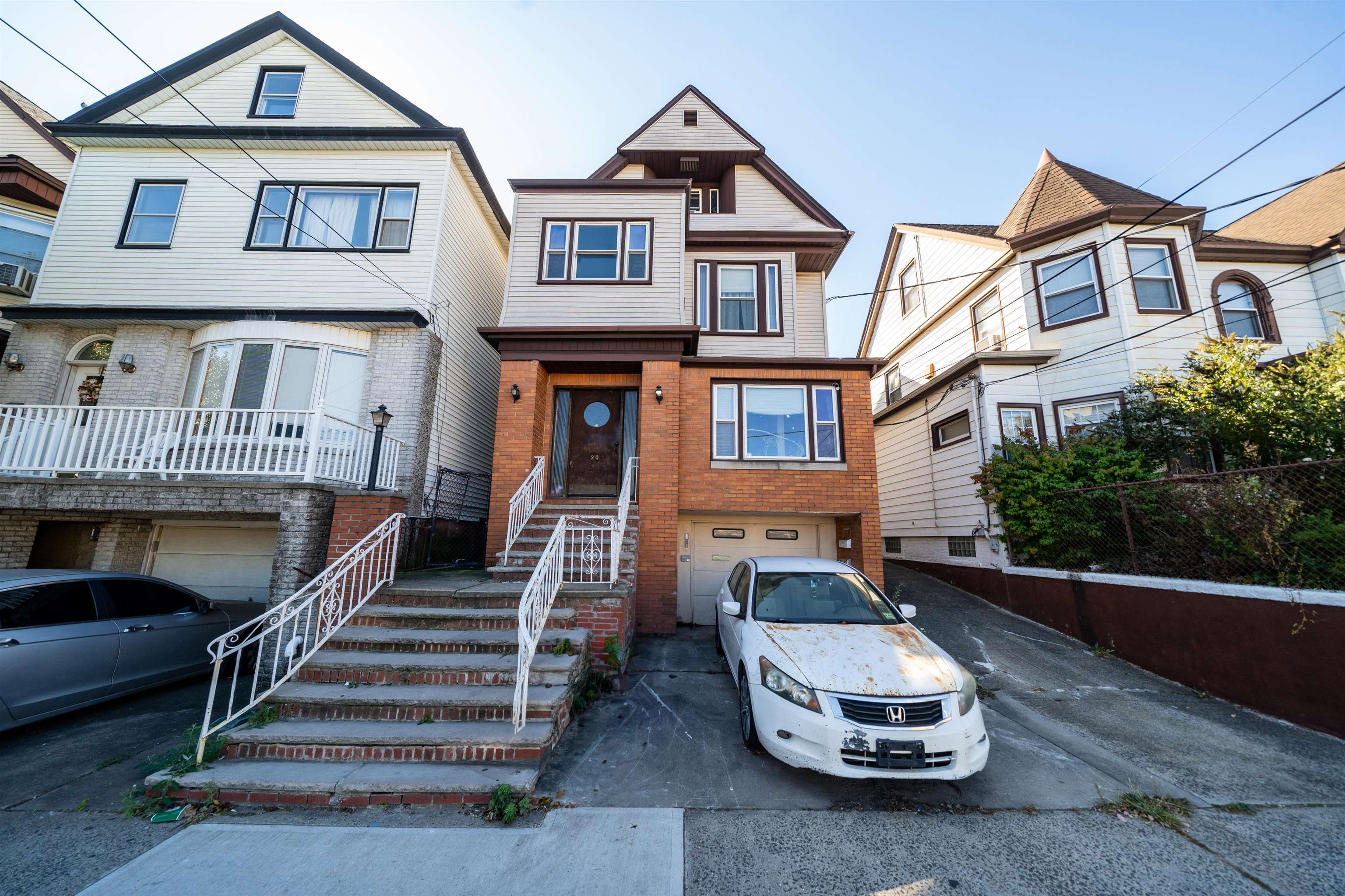 # 250002605 - For Rent in Bayonne NJ