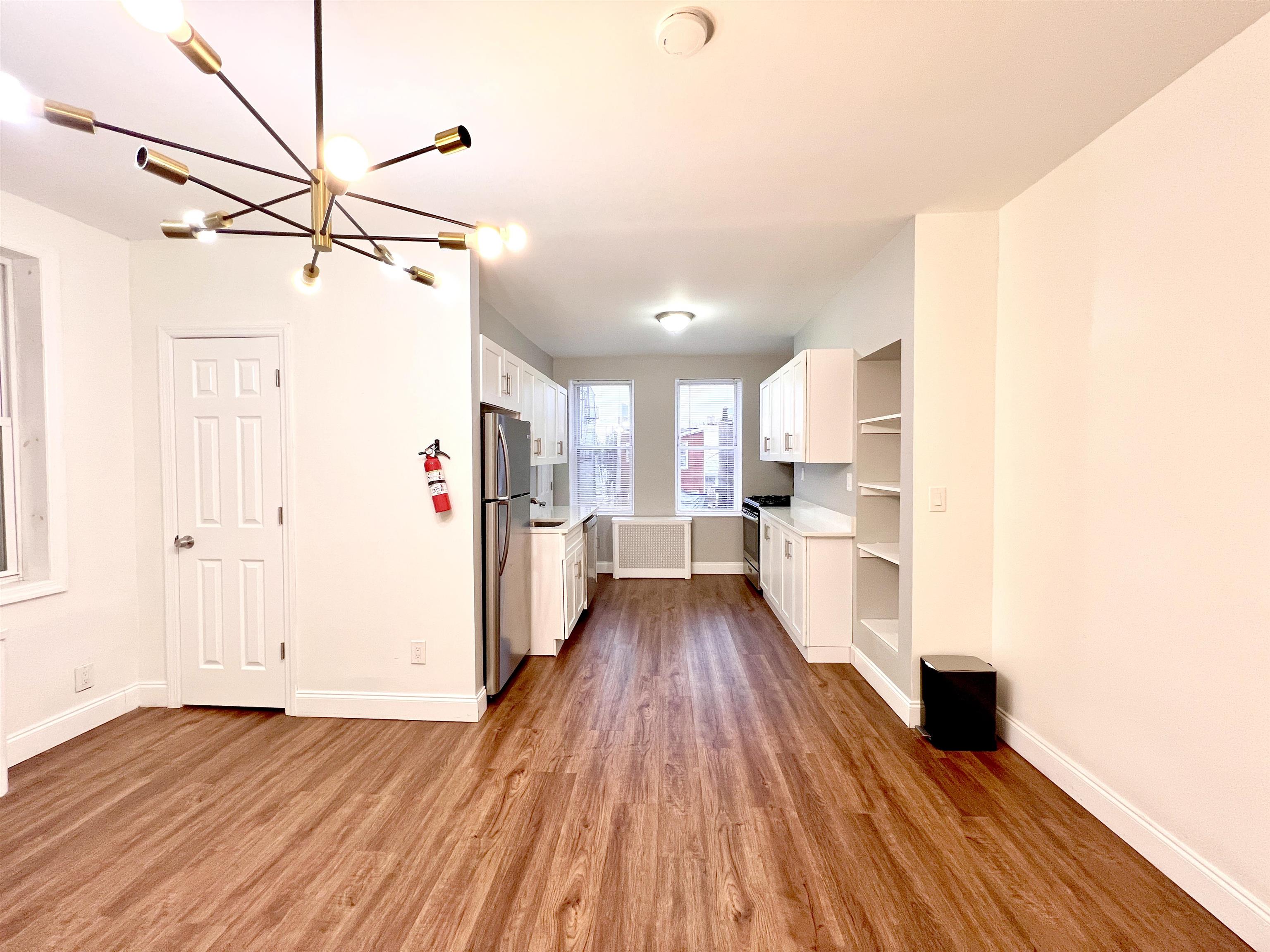 # 250003576 - For Rent in JERSEY CITY - Bergen-Lafayett NJ