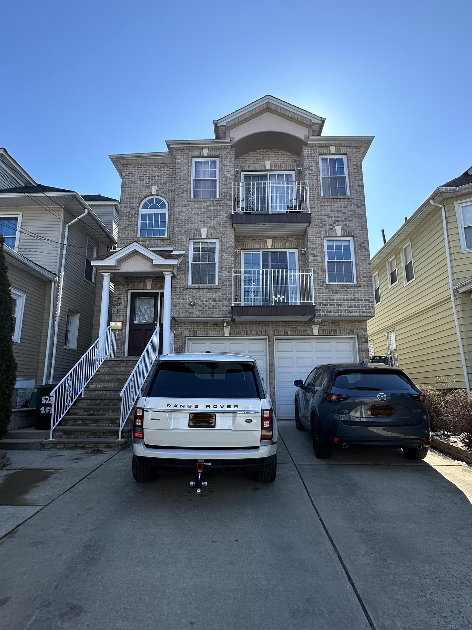# 250003764 - For Rent in Elizabeth NJ