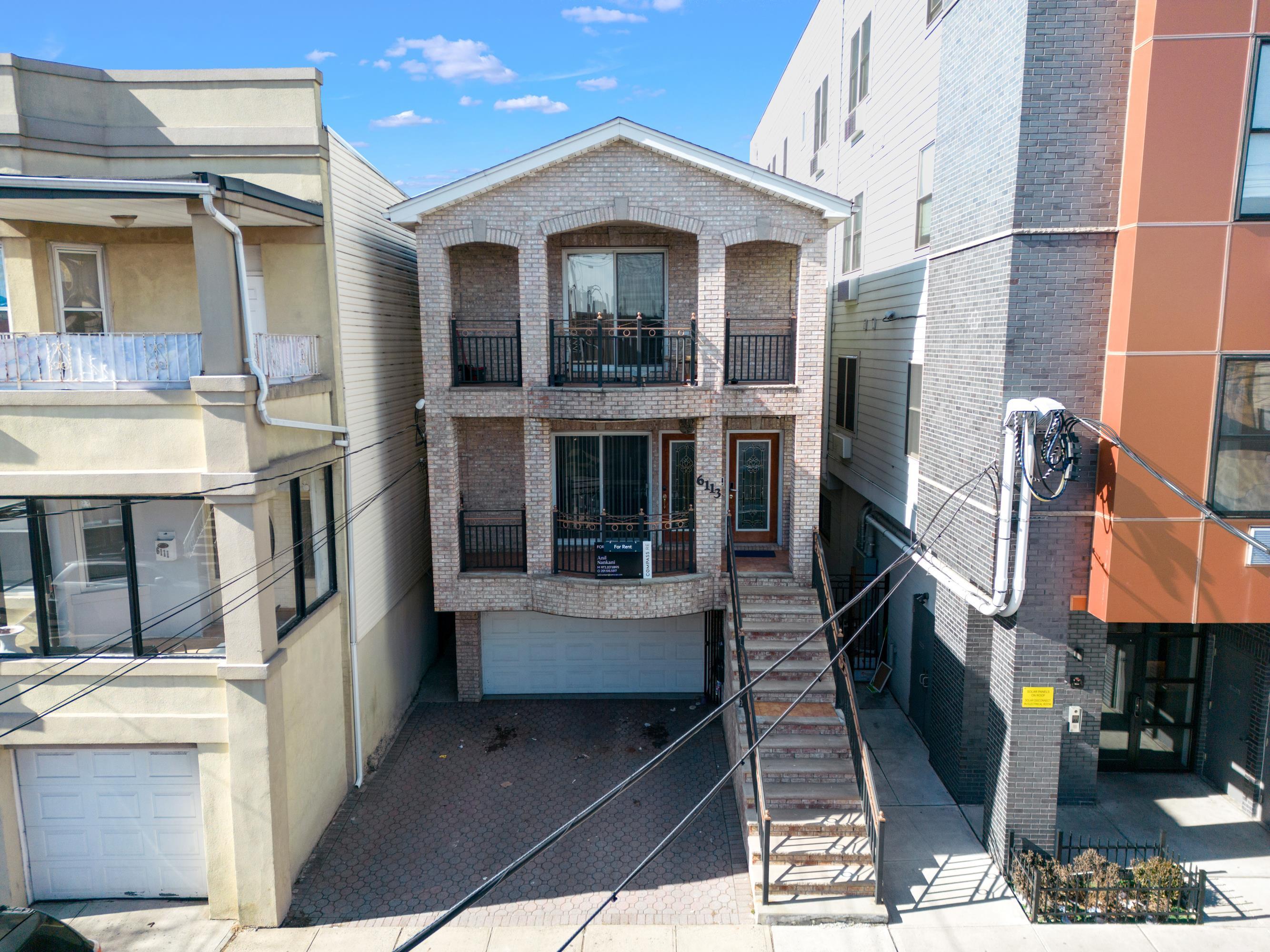 # 250003879 - For Rent in West New York NJ