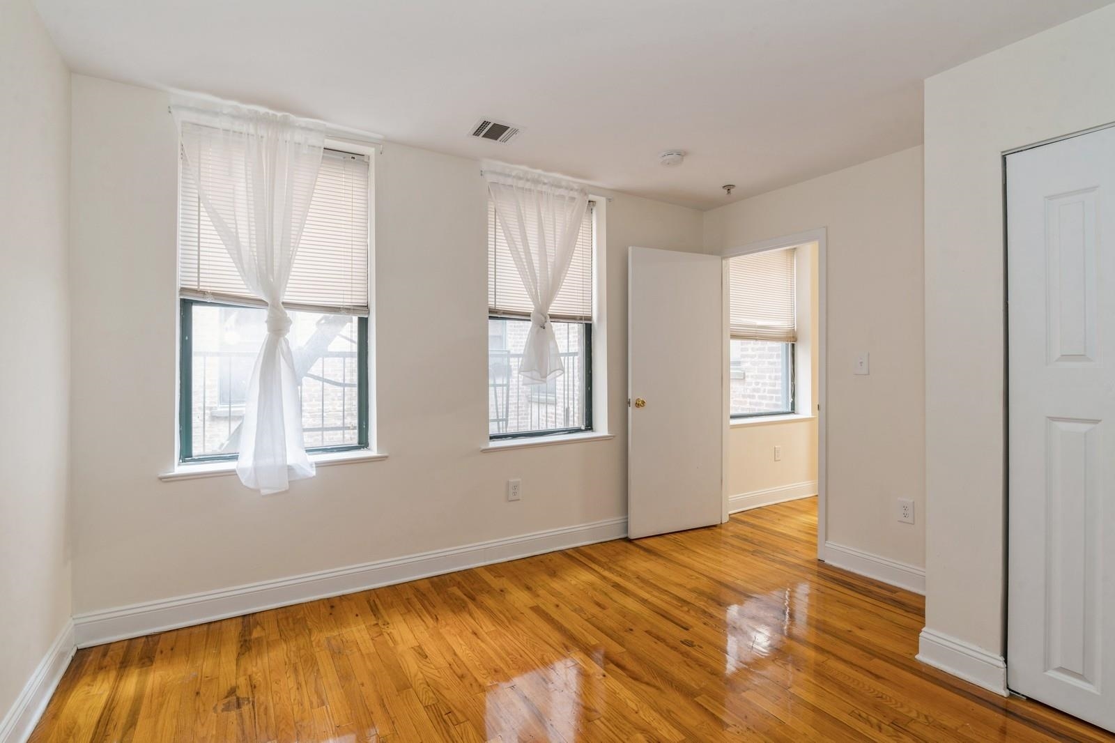 # 250004184 - For Rent in JERSEY CITY - Greenville NJ