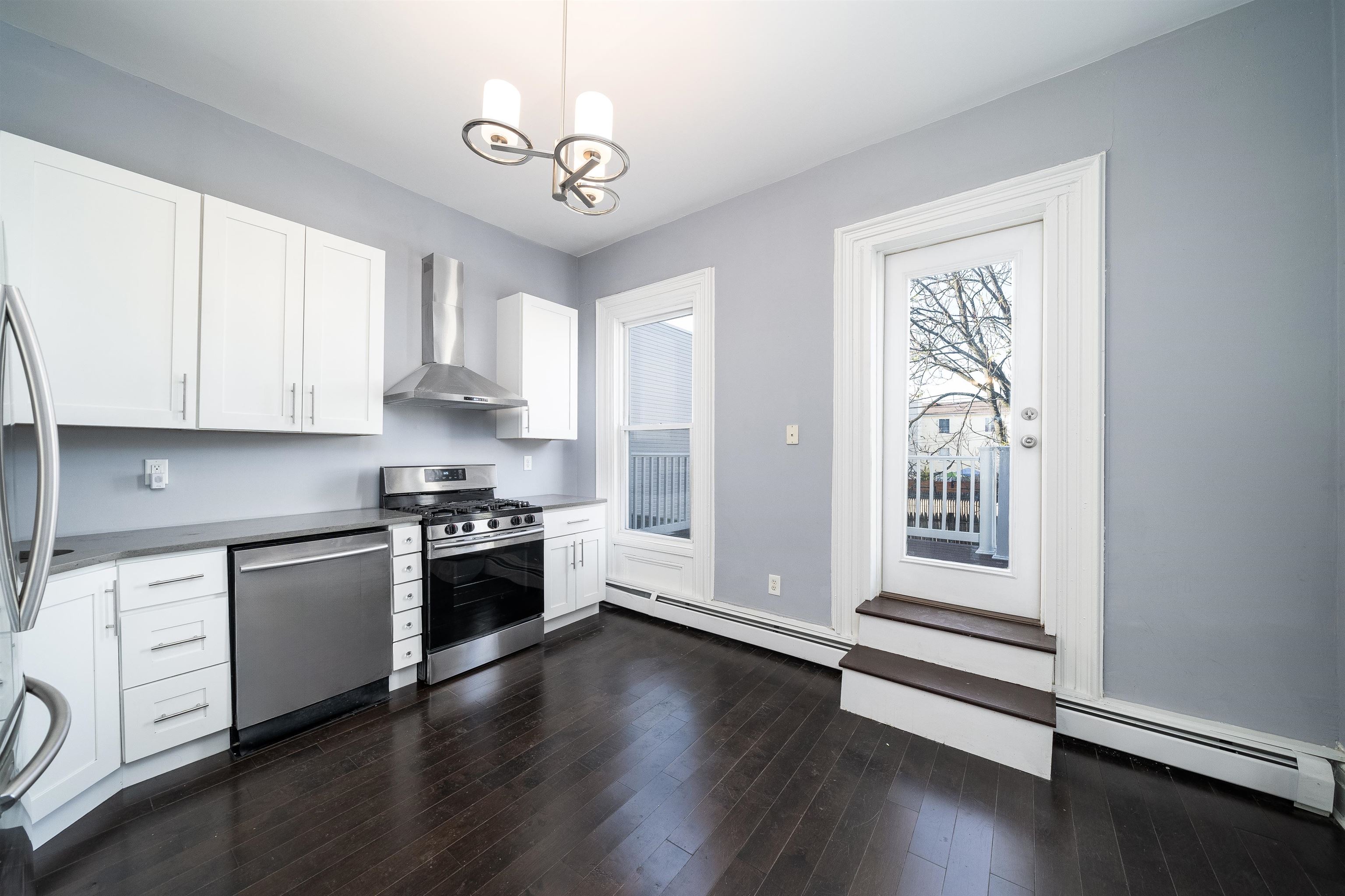 # 250004228 - For Rent in JERSEY CITY - Heights NJ