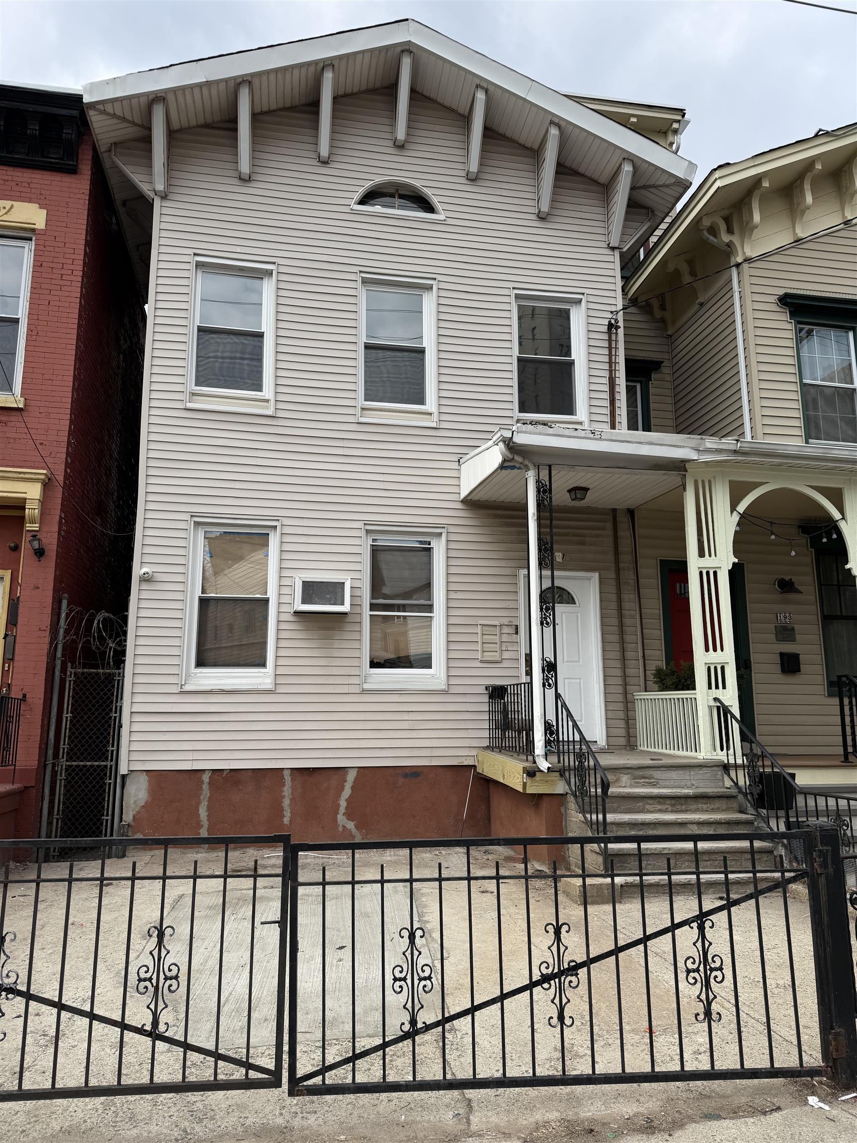 # 250004730 - For Rent in JERSEY CITY - Journal Square NJ