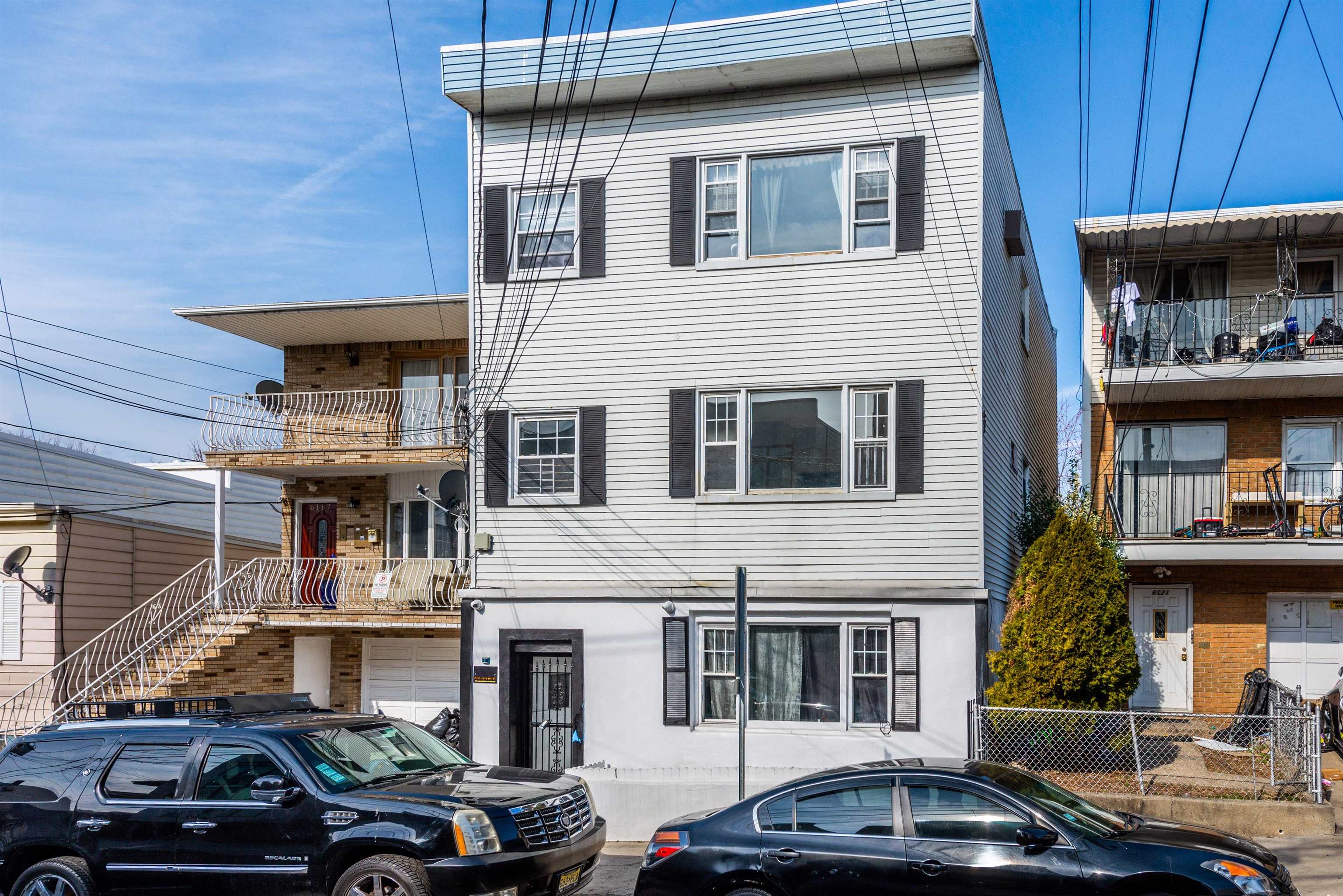 # 250004876 - For Rent in West New York NJ
