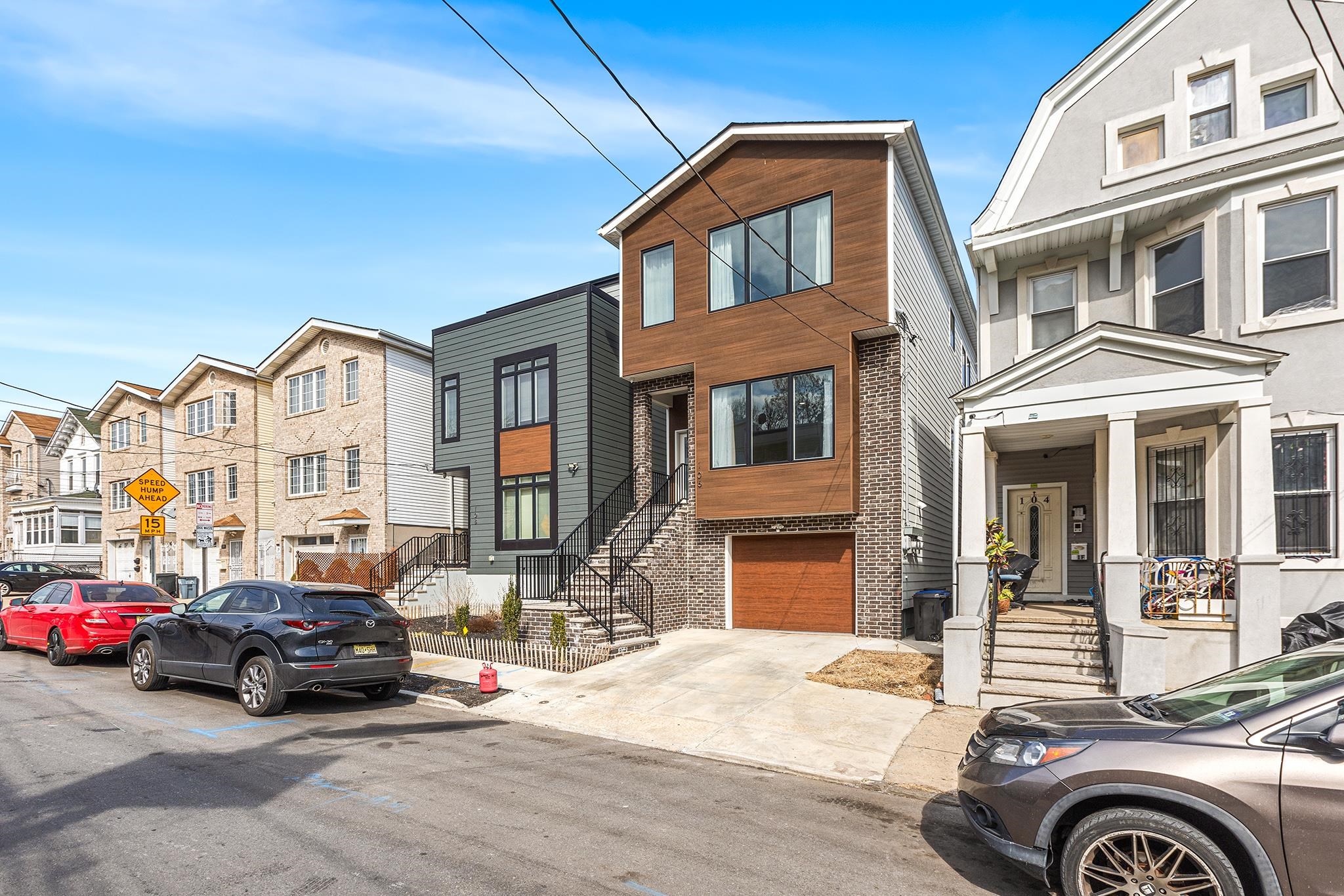 # 250004895 - For Rent in JERSEY CITY - Bergen-Lafayett NJ