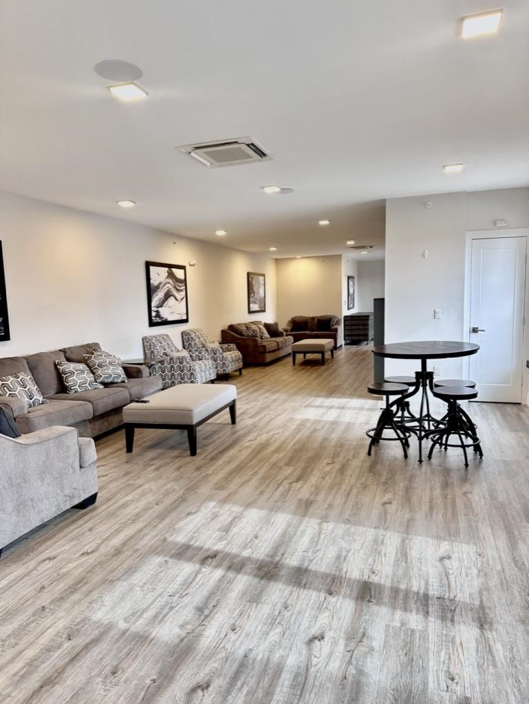 # 250005005 - For Rent in Guttenberg NJ