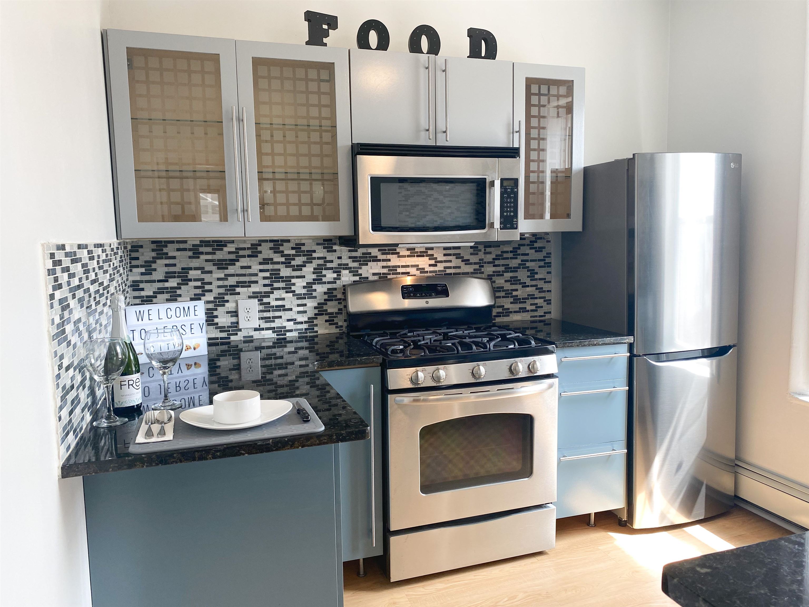 # 250005079 - For Rent in JERSEY CITY - Heights NJ