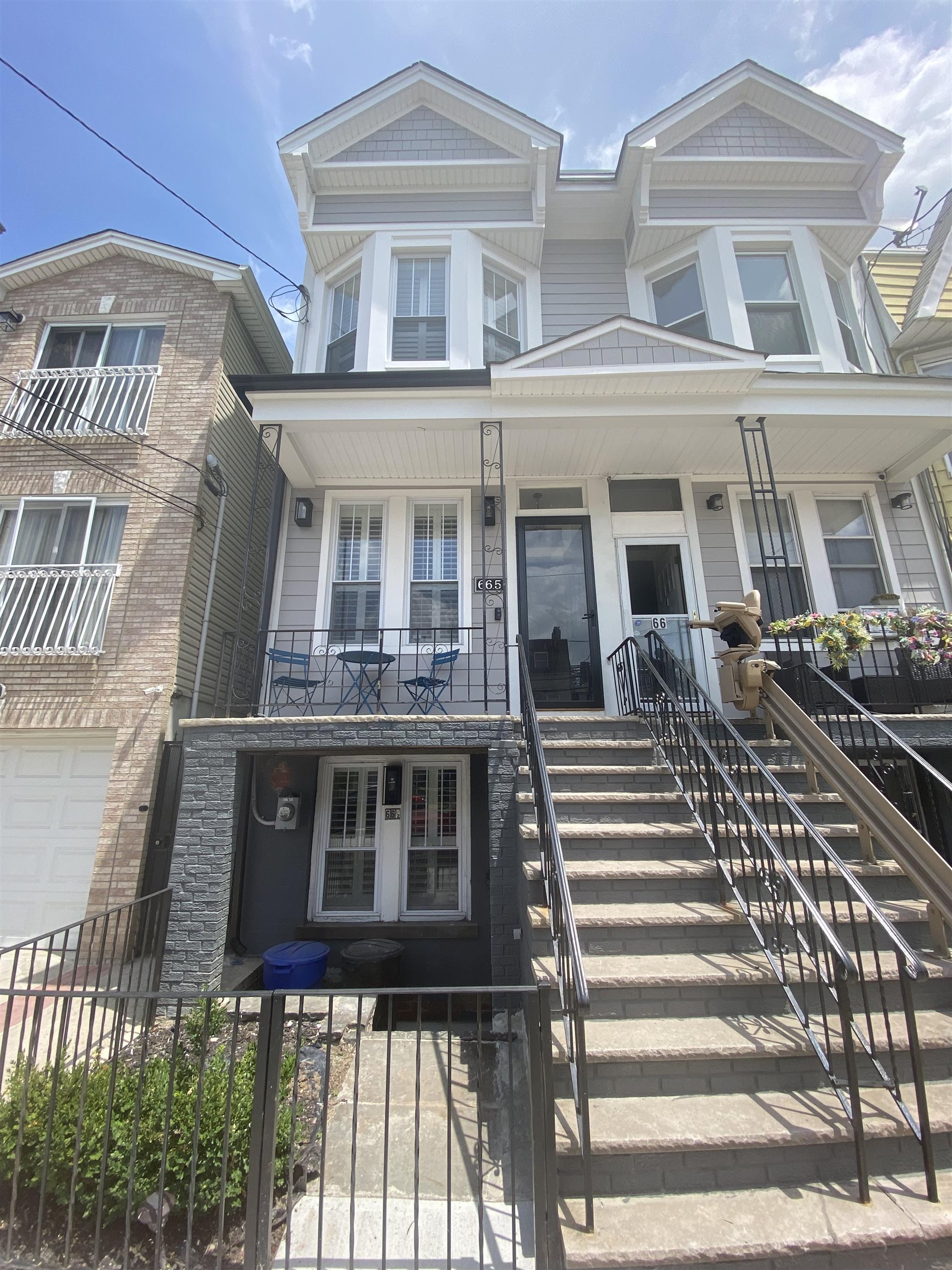# 250005186 - For Rent in JERSEY CITY - Journal Square NJ