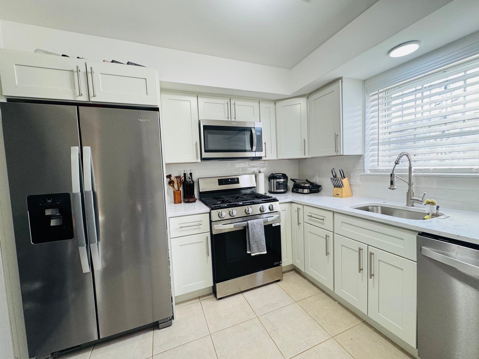 # 250005665 - For Rent in Newark NJ