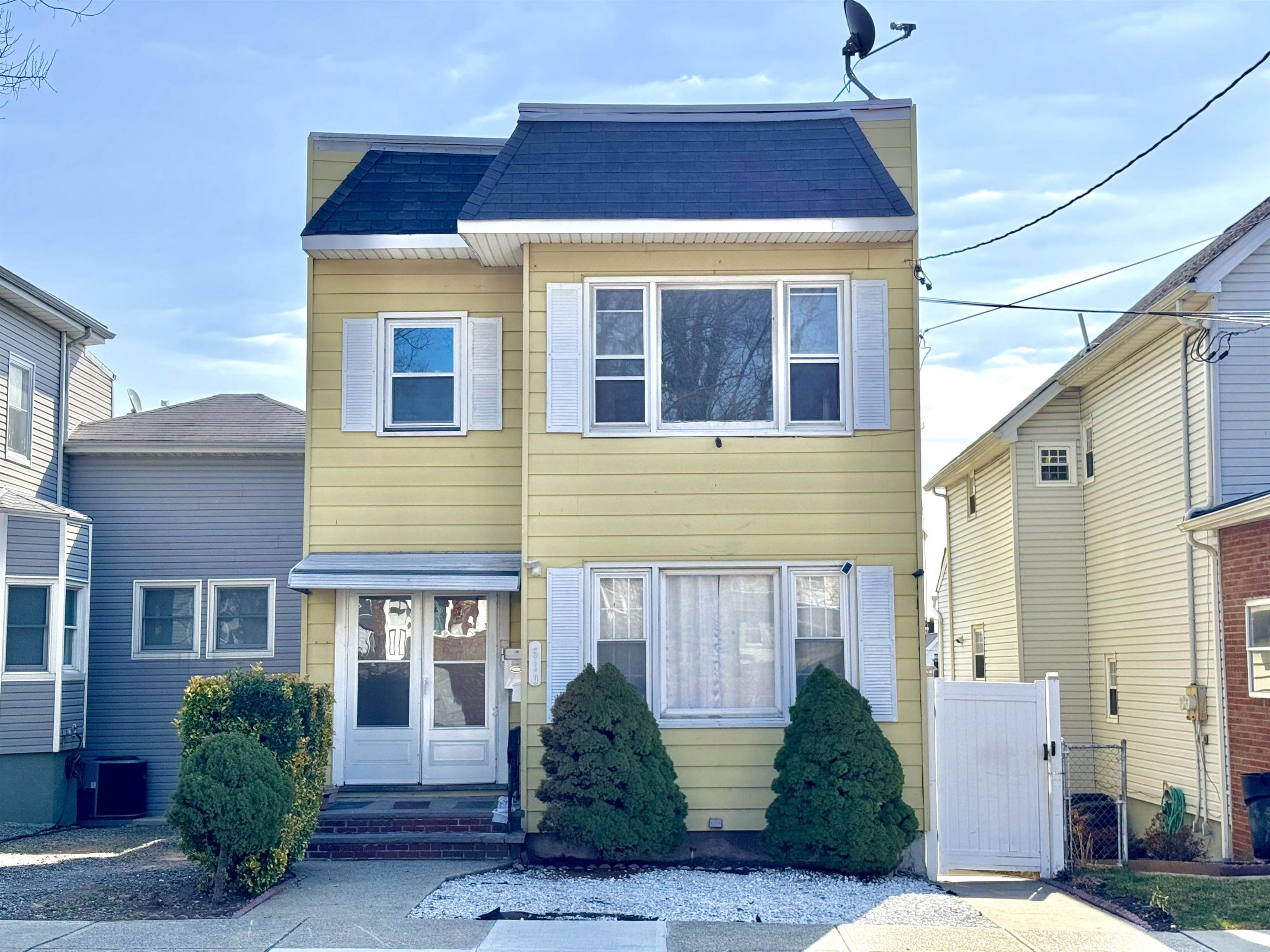 # 250005958 - For Rent in Kearny NJ