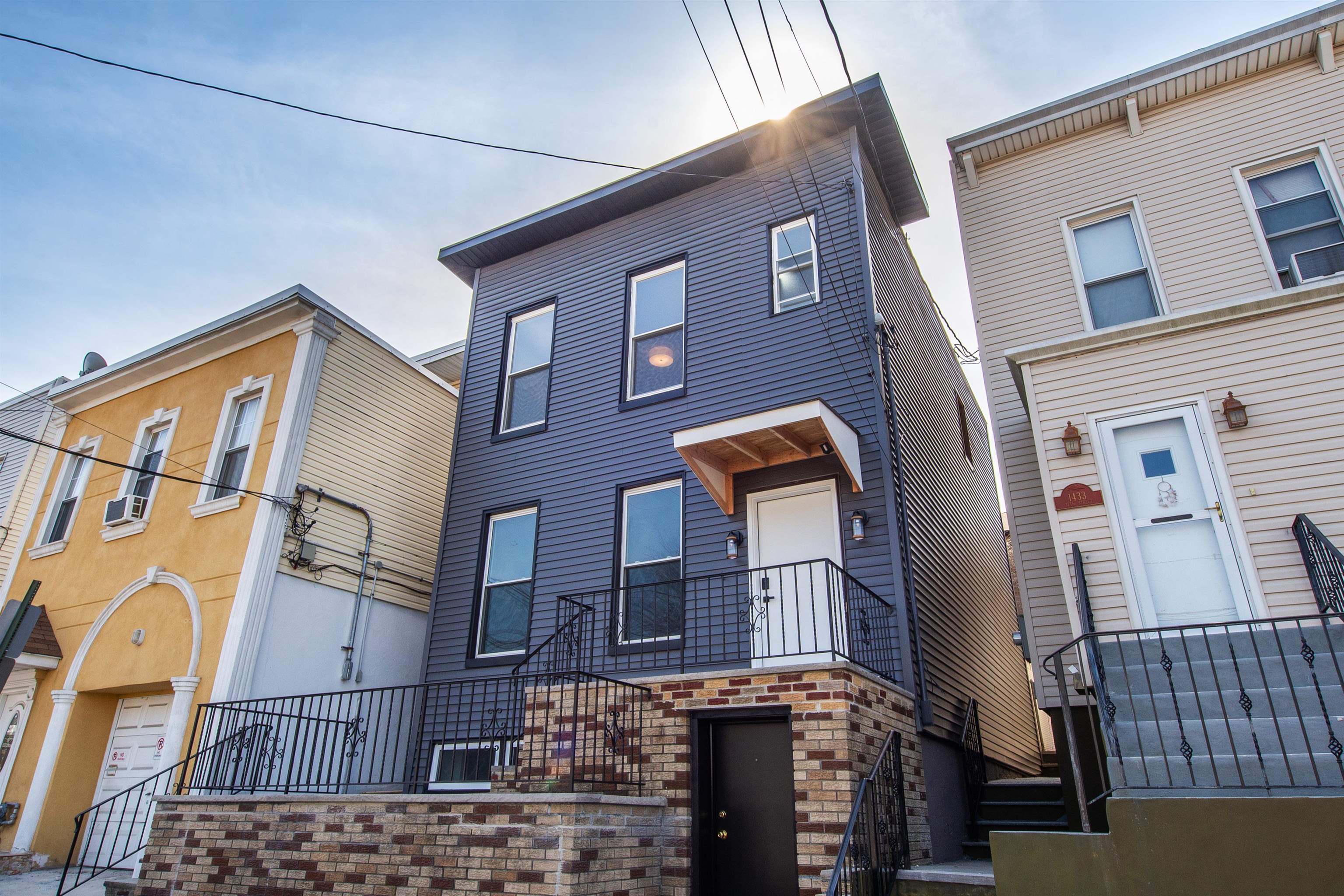 # 250005990 - For Rent in North Bergen NJ