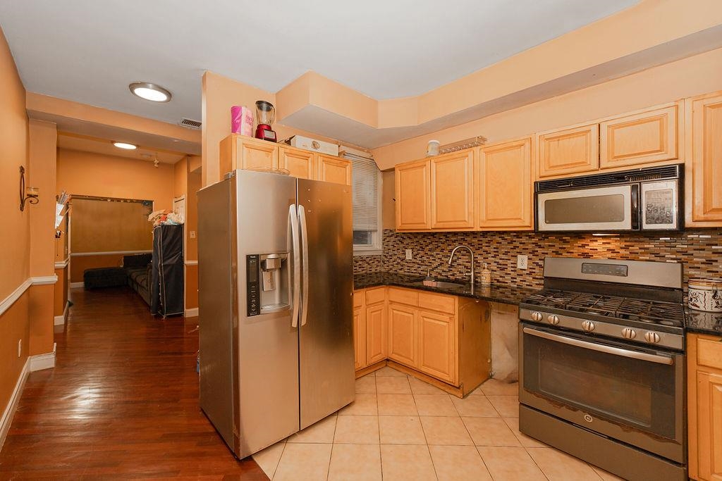 # 250005991 - For Rent in JERSEY CITY - Heights NJ