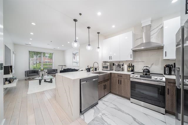# 250006078 - For Rent in West New York NJ