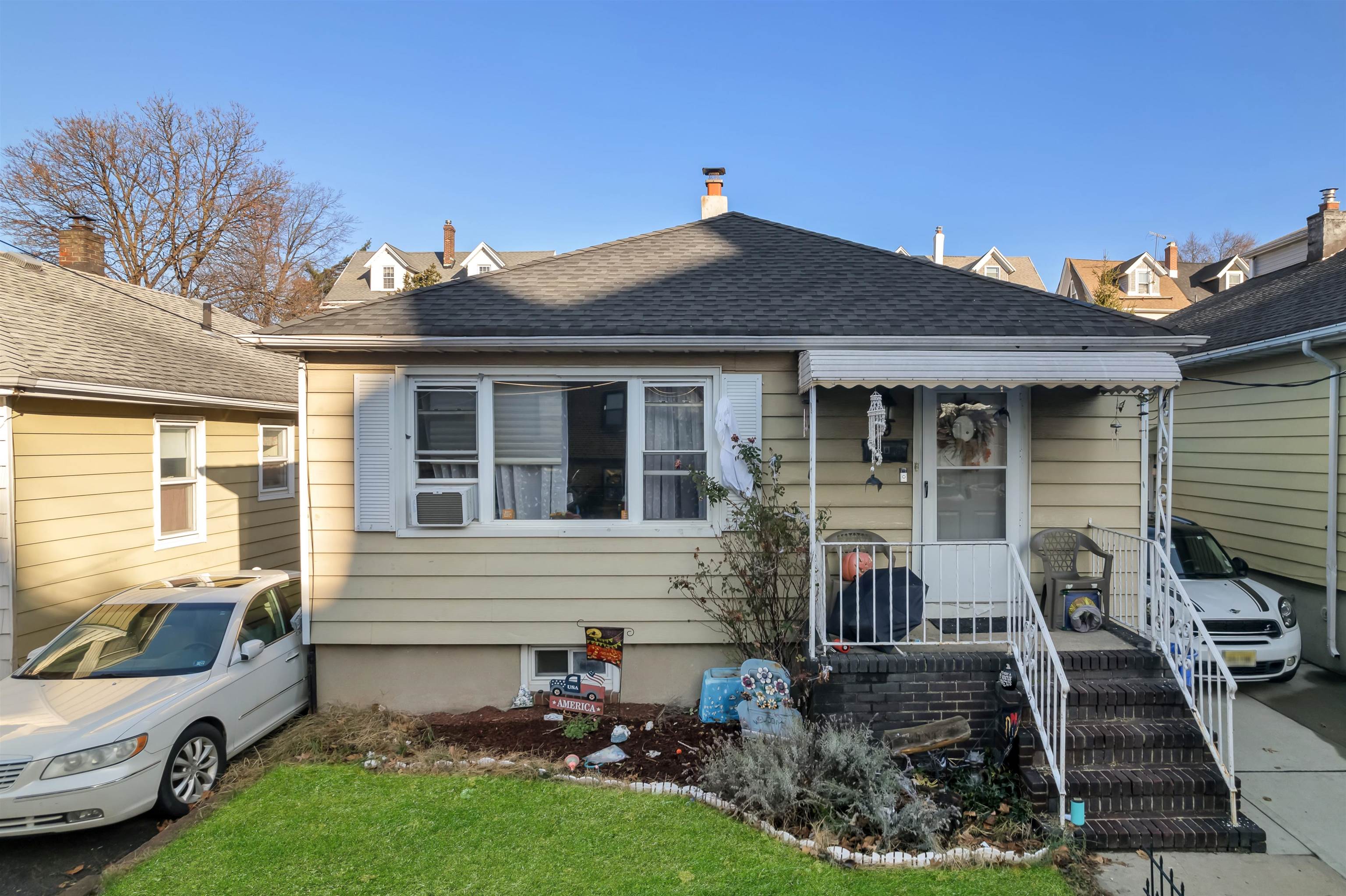 # 250006115 - For Rent in Bayonne NJ