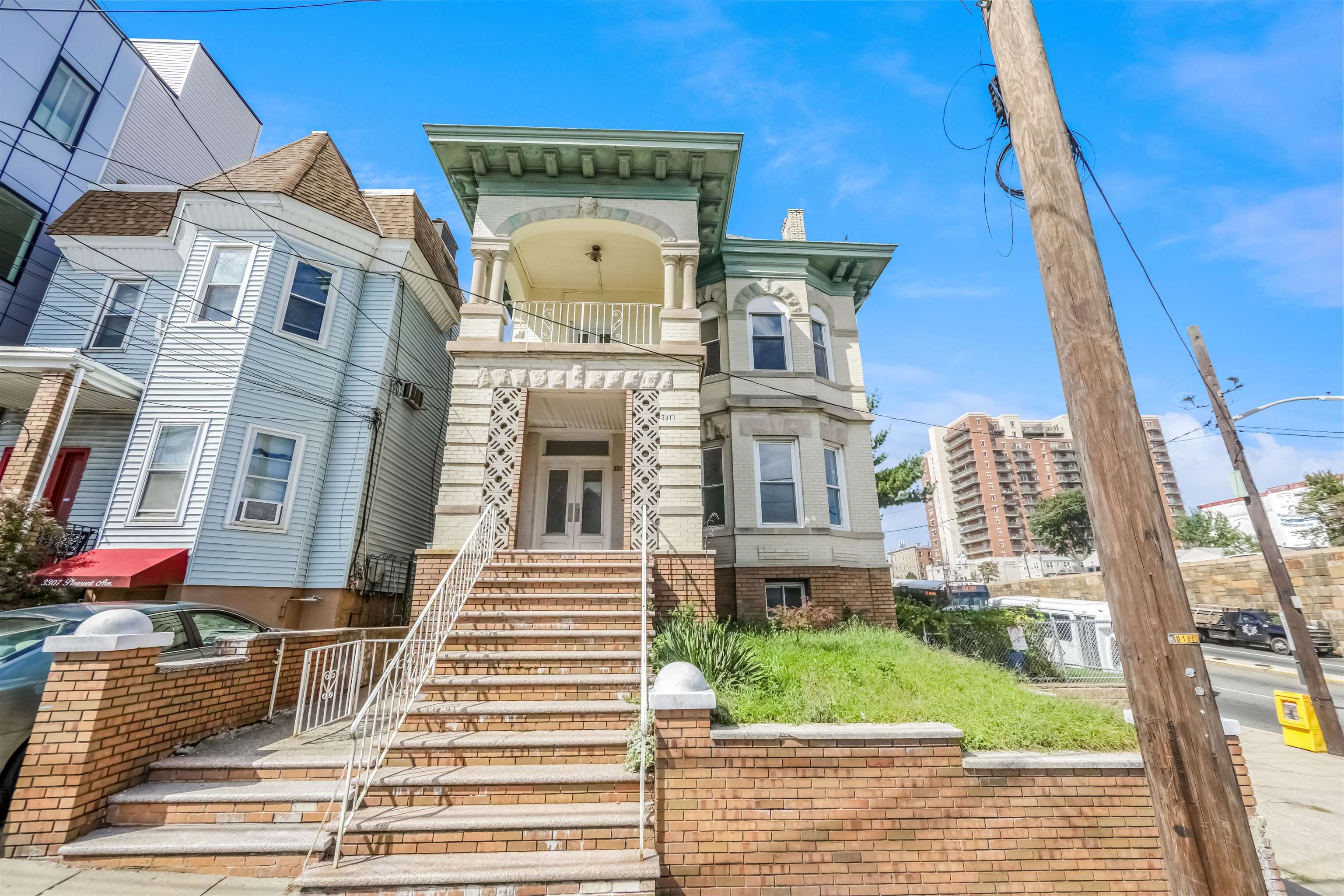 # 250006147 - For Rent in Union City NJ