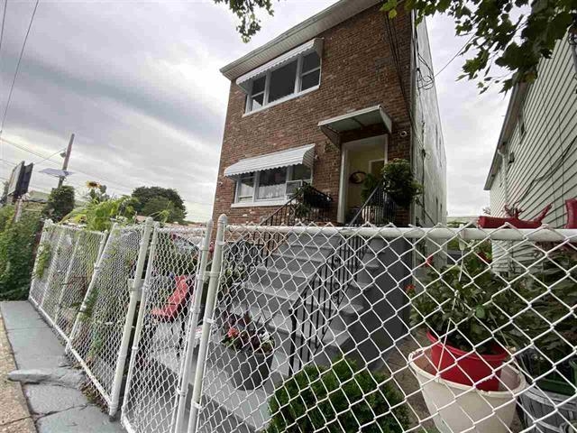 # 250006186 - For Rent in JERSEY CITY - Greenville NJ