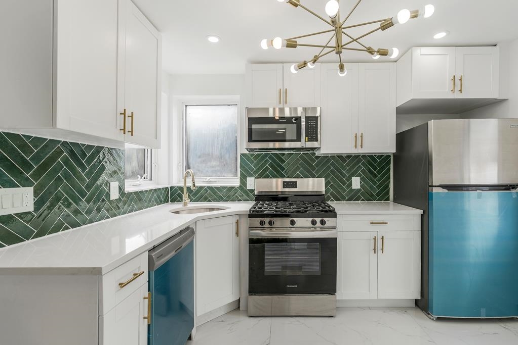 # 250006191 - For Rent in Bayonne NJ