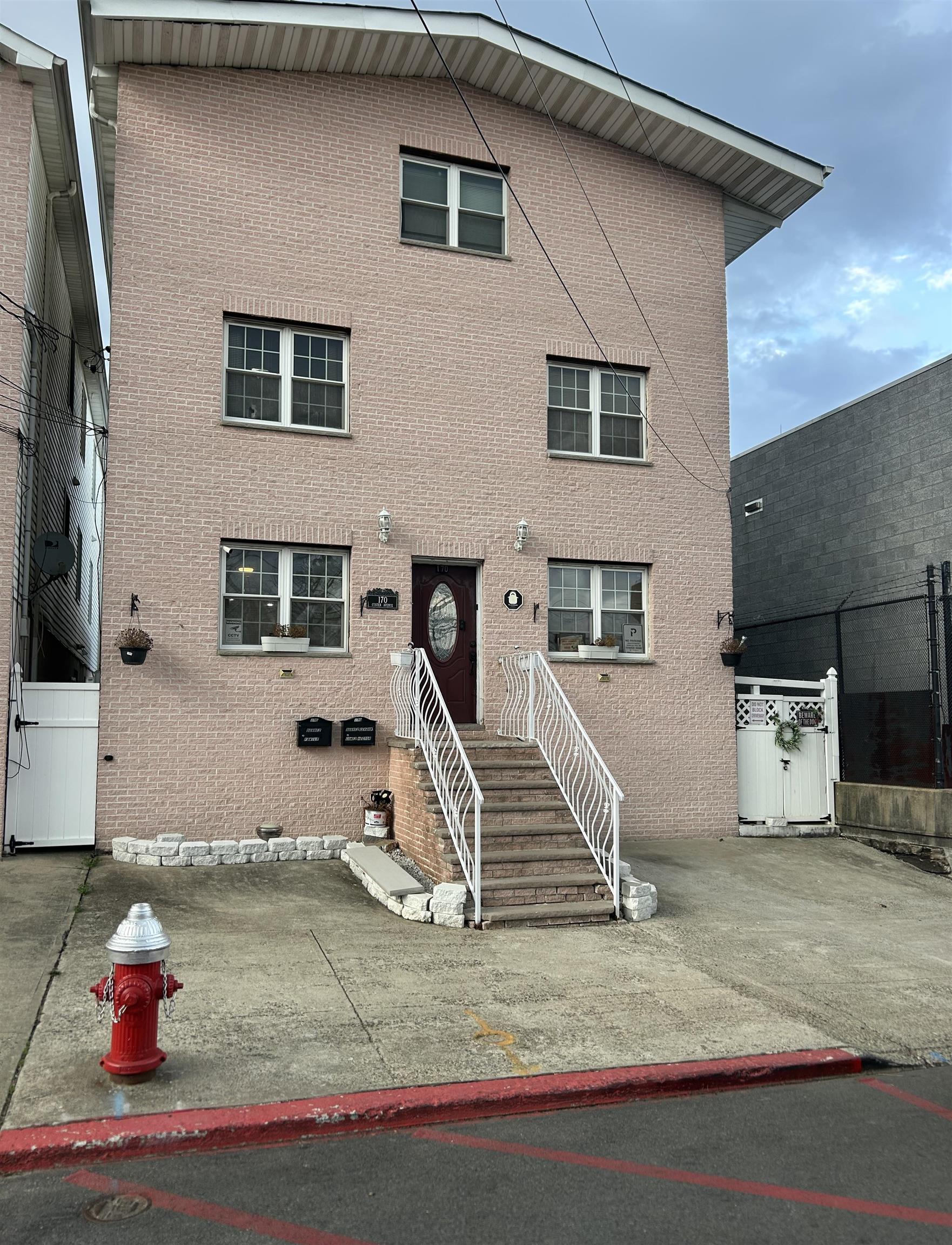 # 250006194 - For Rent in JERSEY CITY - Greenville NJ