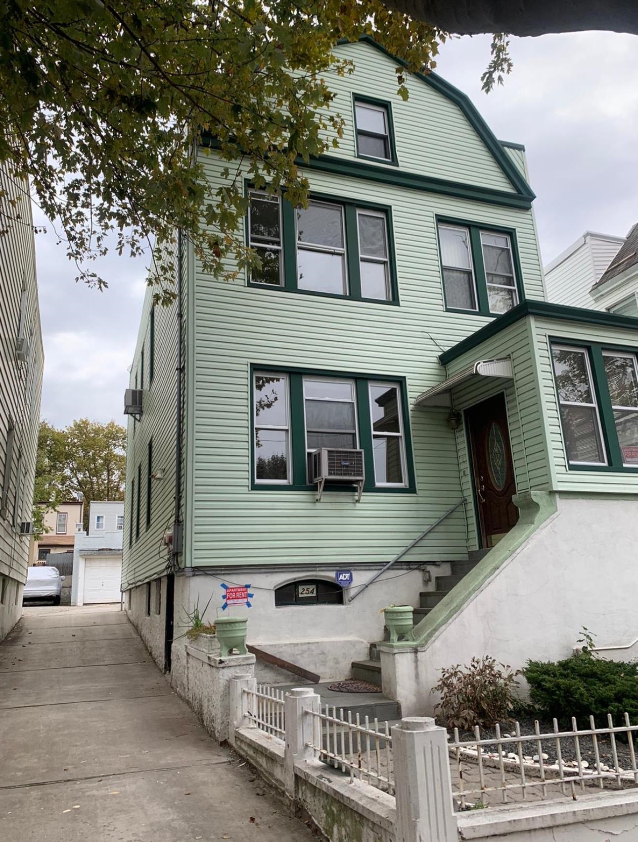 # 250006207 - For Rent in JERSEY CITY - Heights NJ