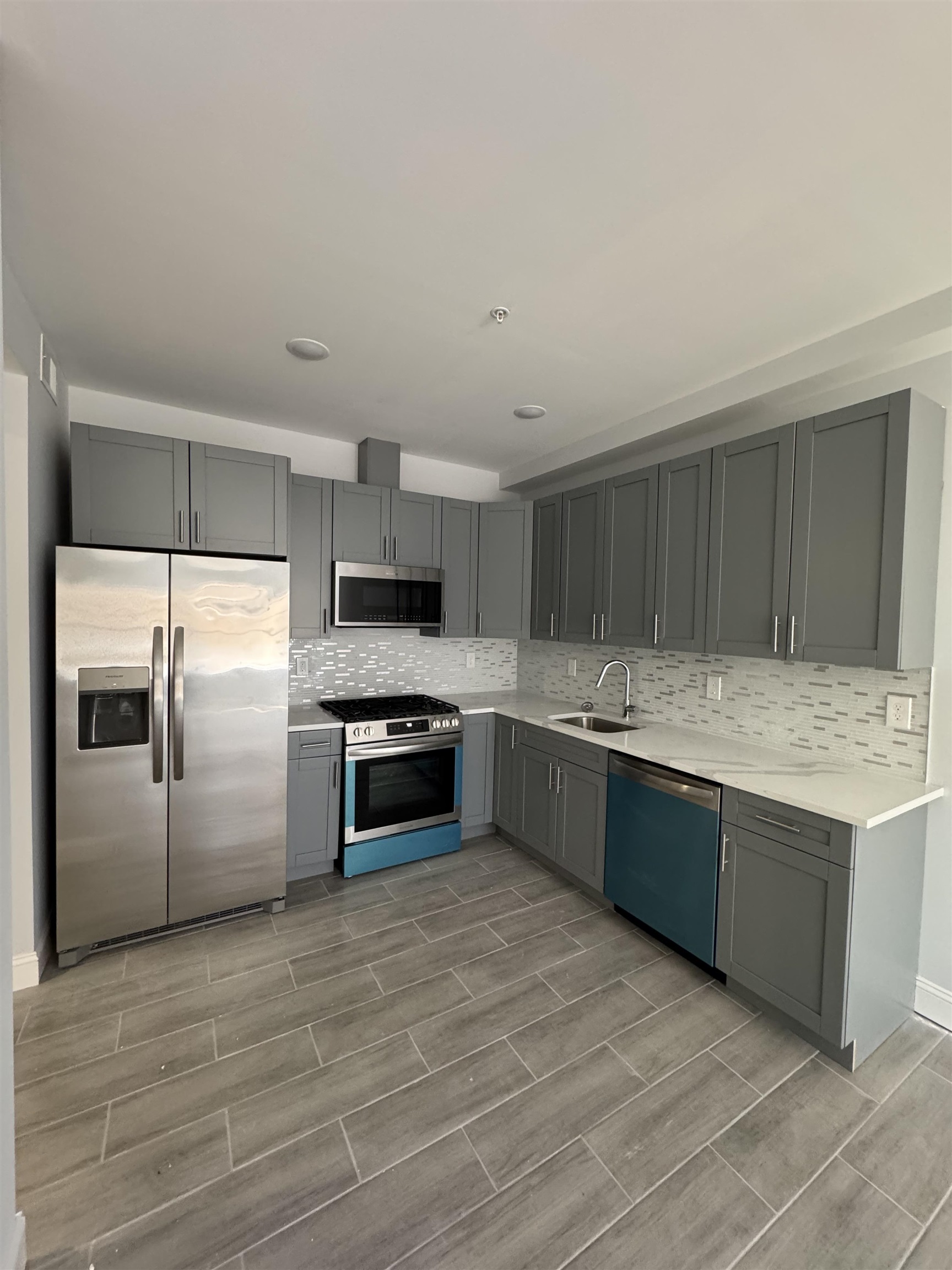 # 250006221 - For Rent in Newark NJ