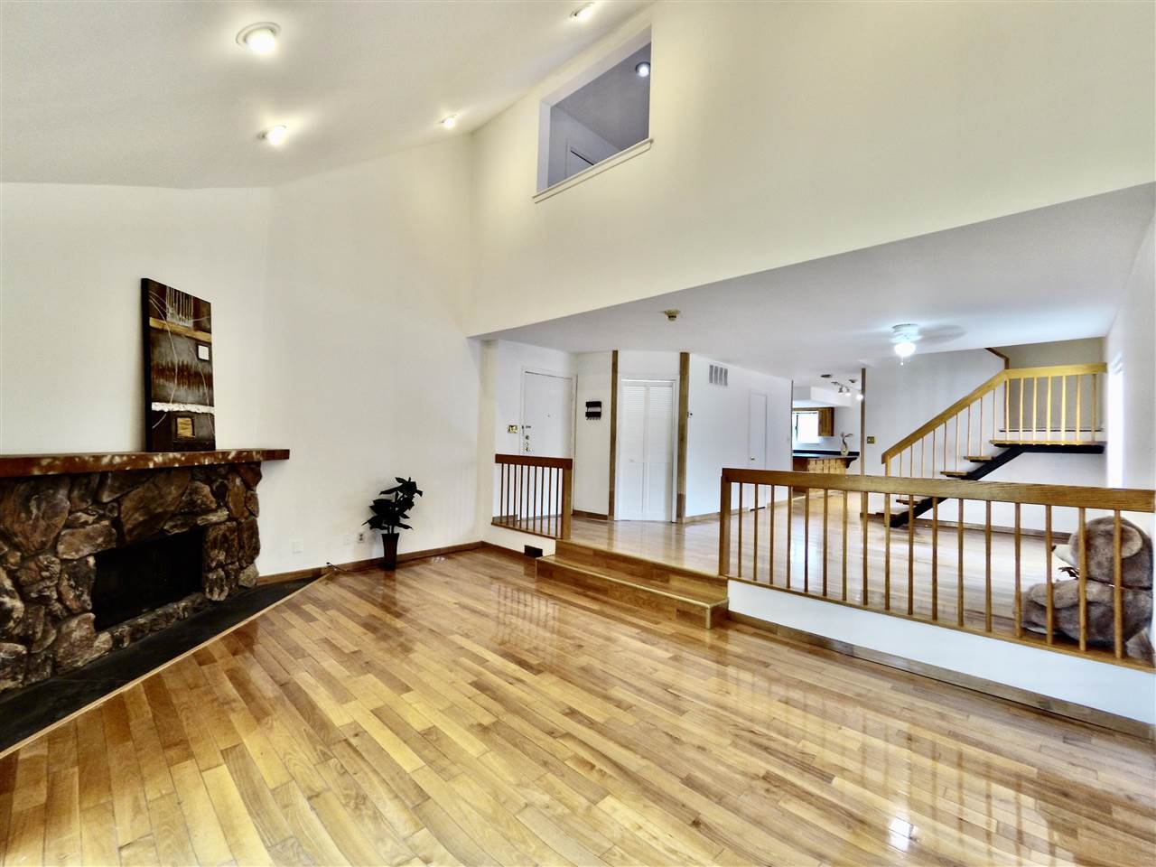 # 250006262 - For Rent in Secaucus NJ
