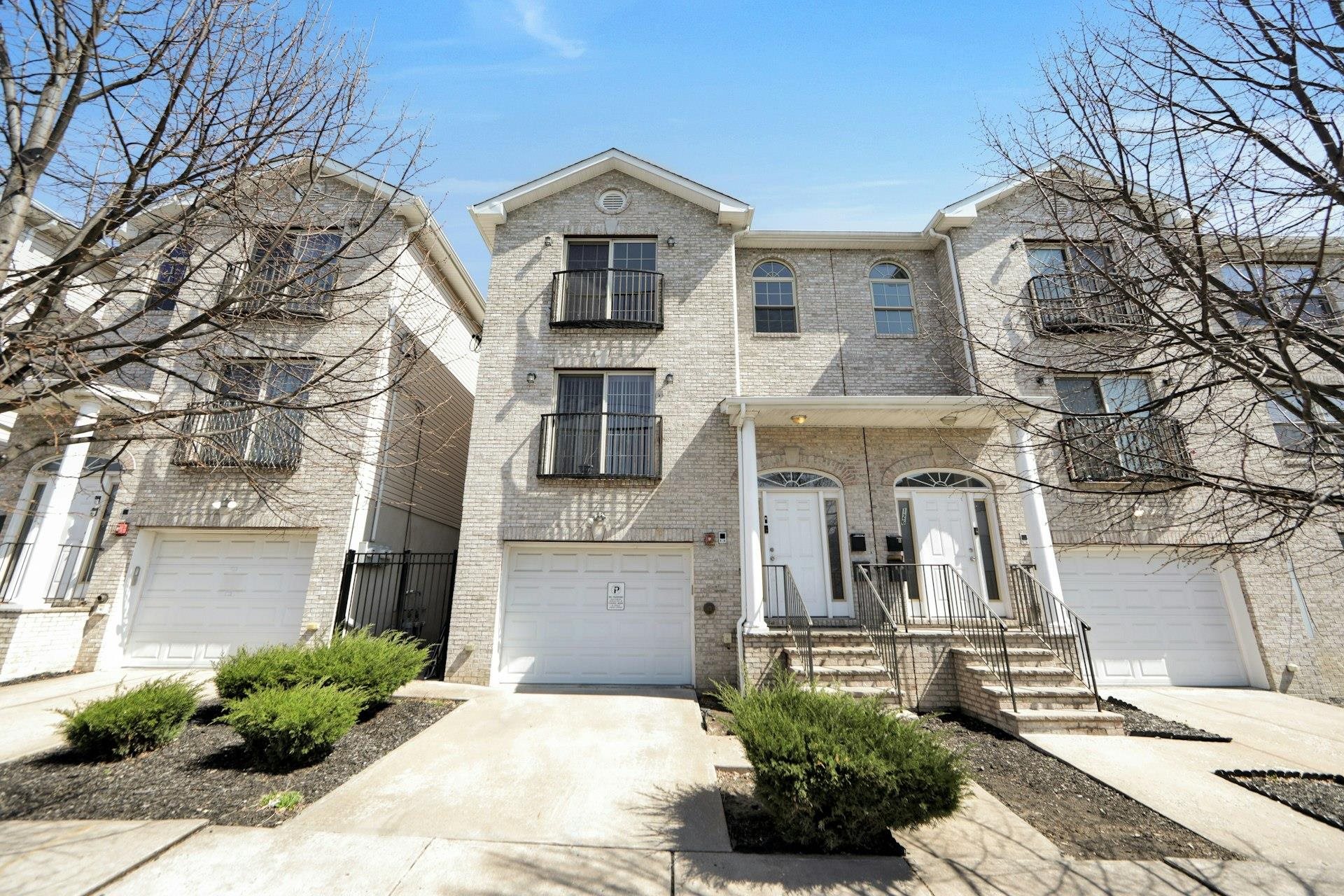 # 250006312 - For Rent in JERSEY CITY - Greenville NJ