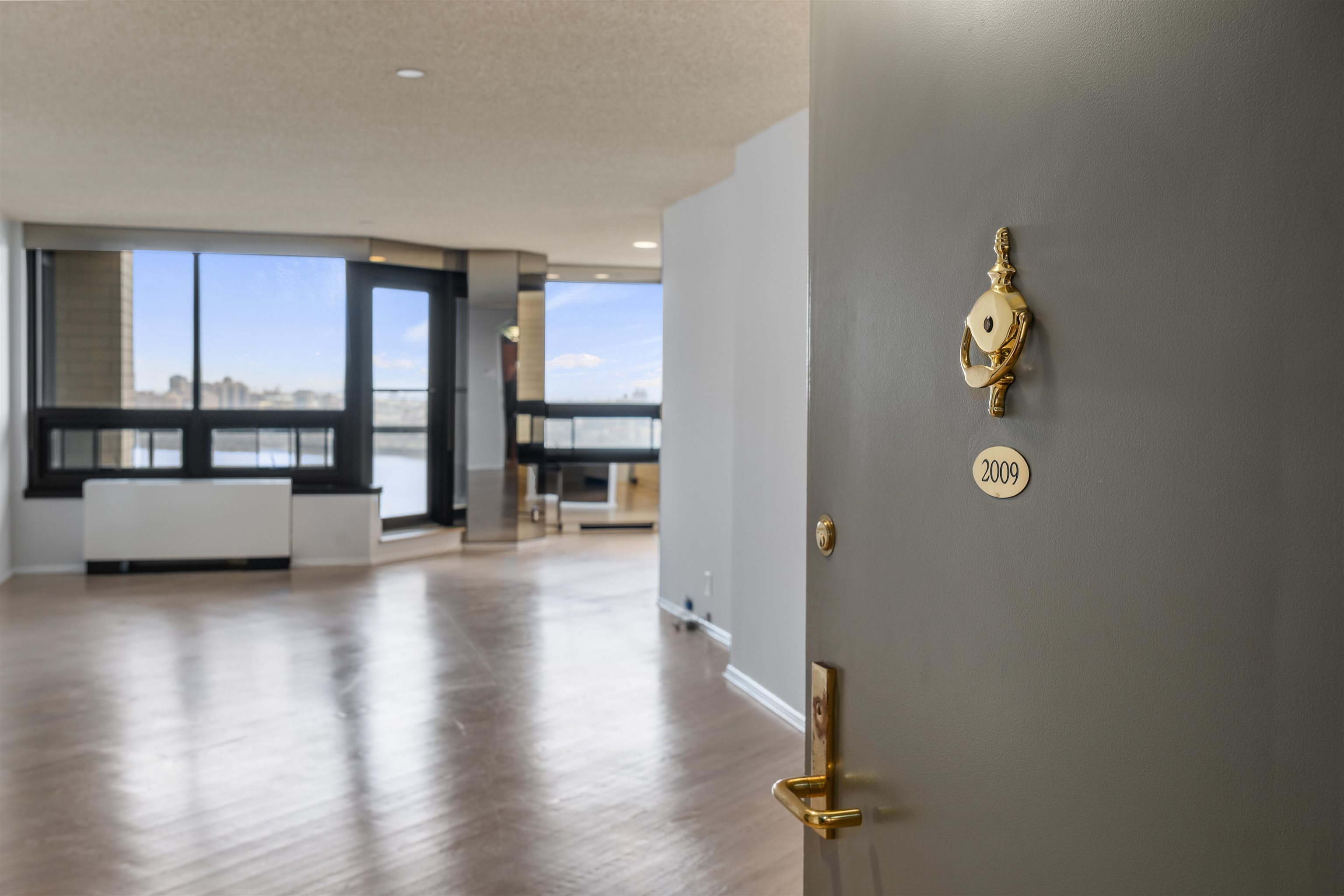 # 250006322 - For Rent in Fort Lee NJ